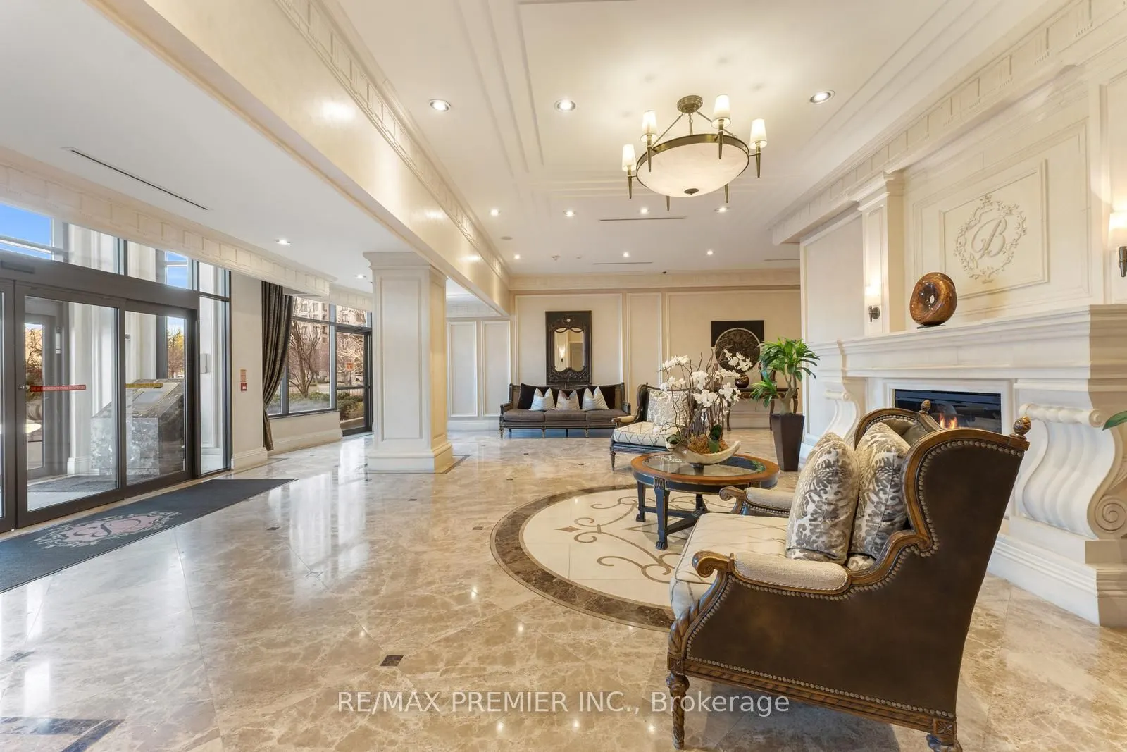 9235 Jane Street, #209