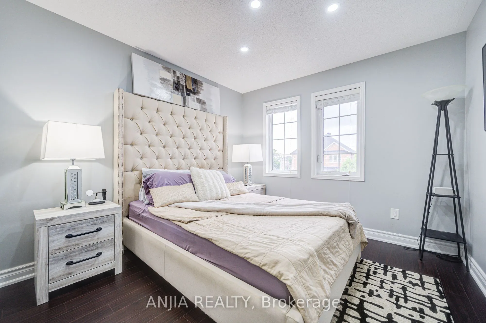 10 Ida Jane Grove
