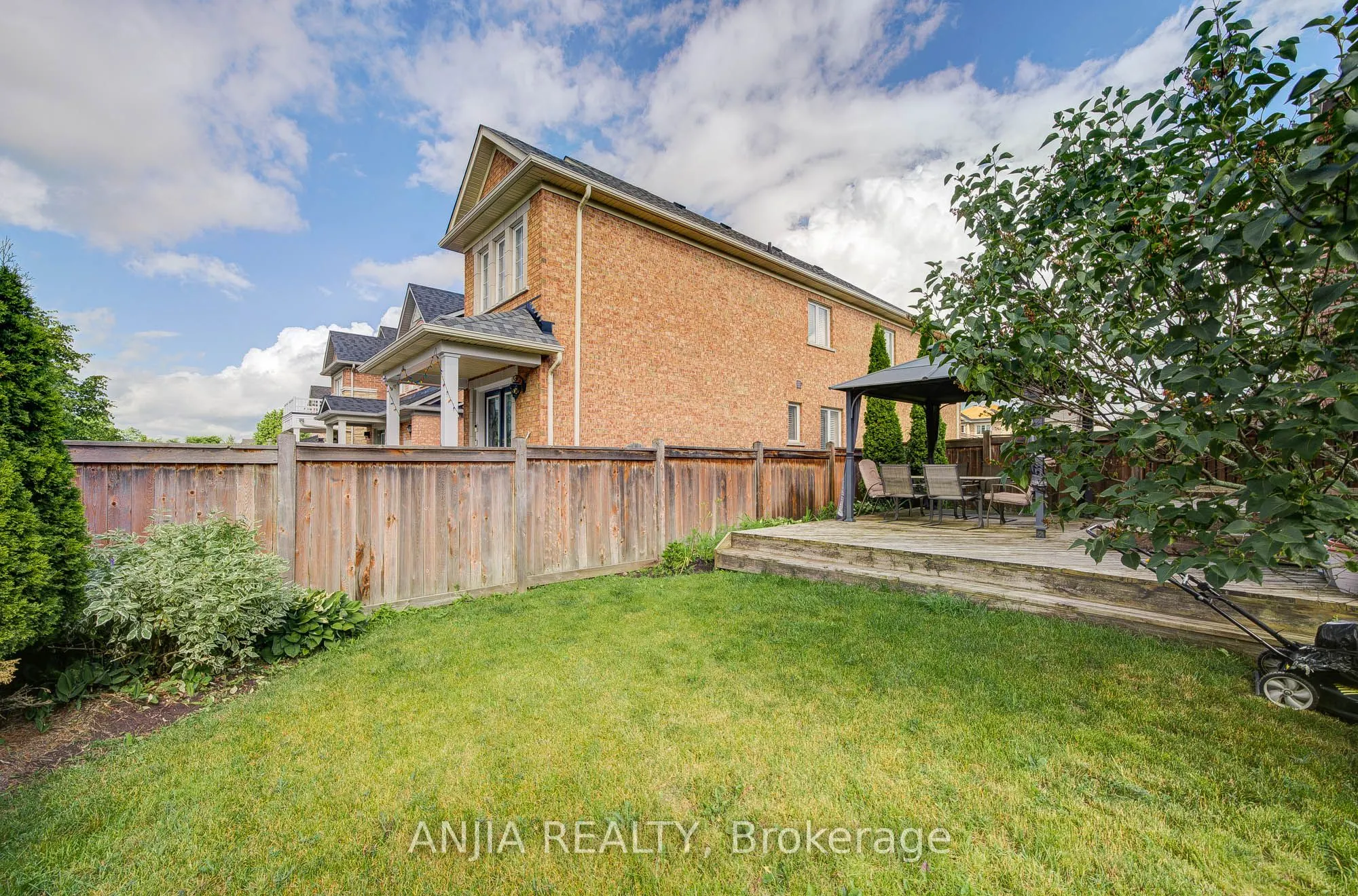 10 Ida Jane Grove