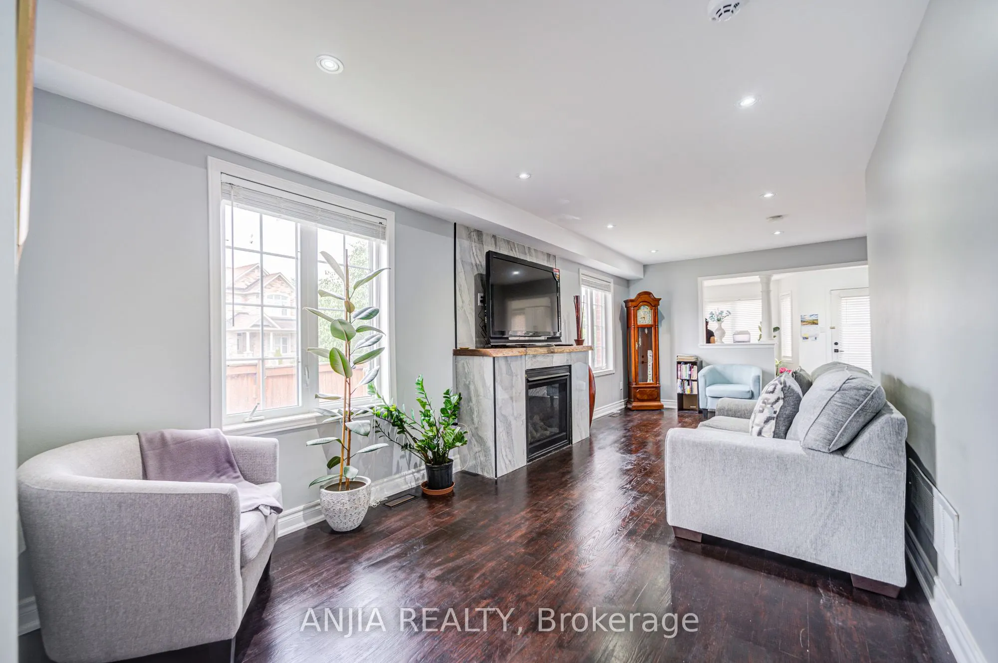 10 Ida Jane Grove