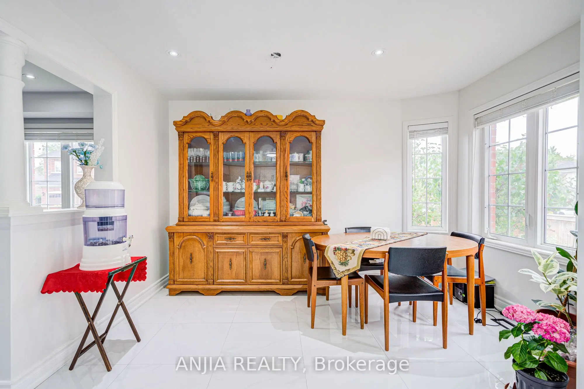 10 Ida Jane Grove