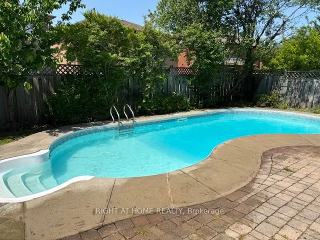 53 Waltham Crescent
