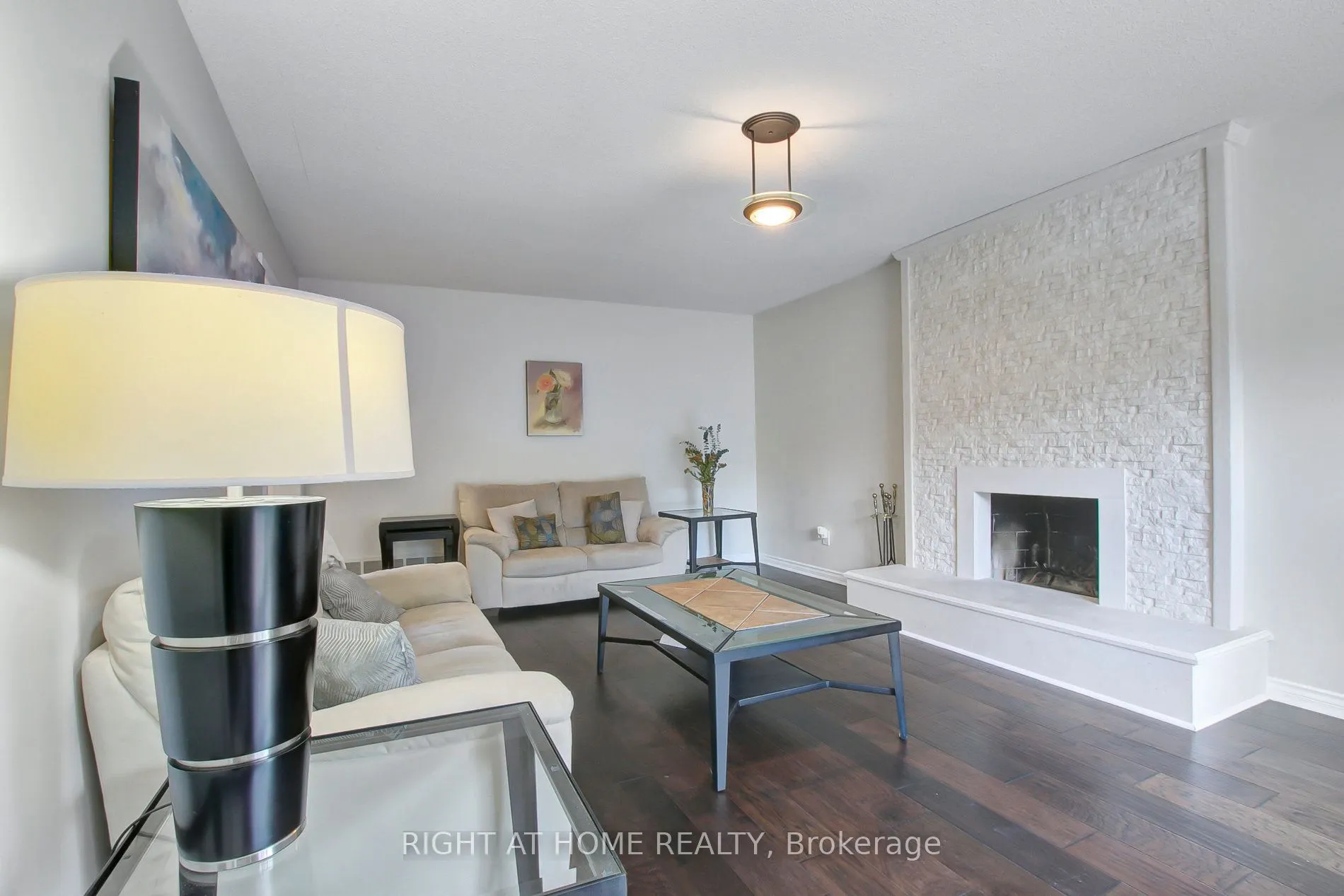 53 Waltham Crescent