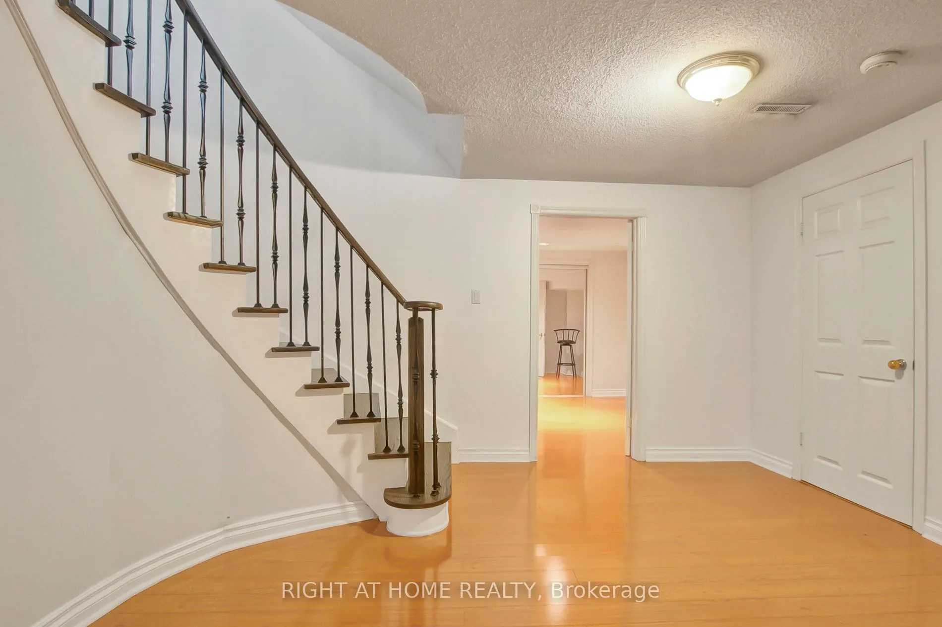 53 Waltham Crescent