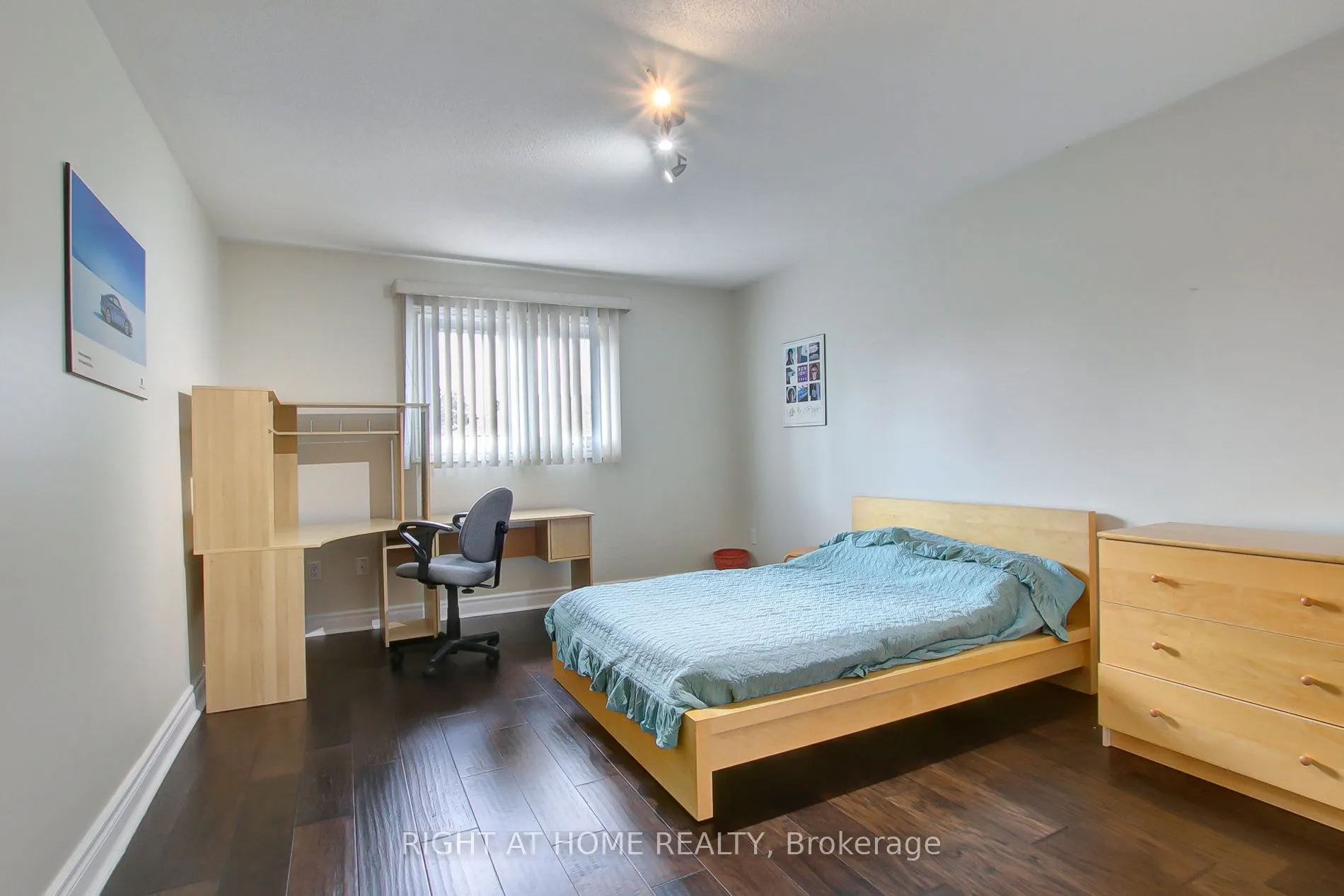 53 Waltham Crescent