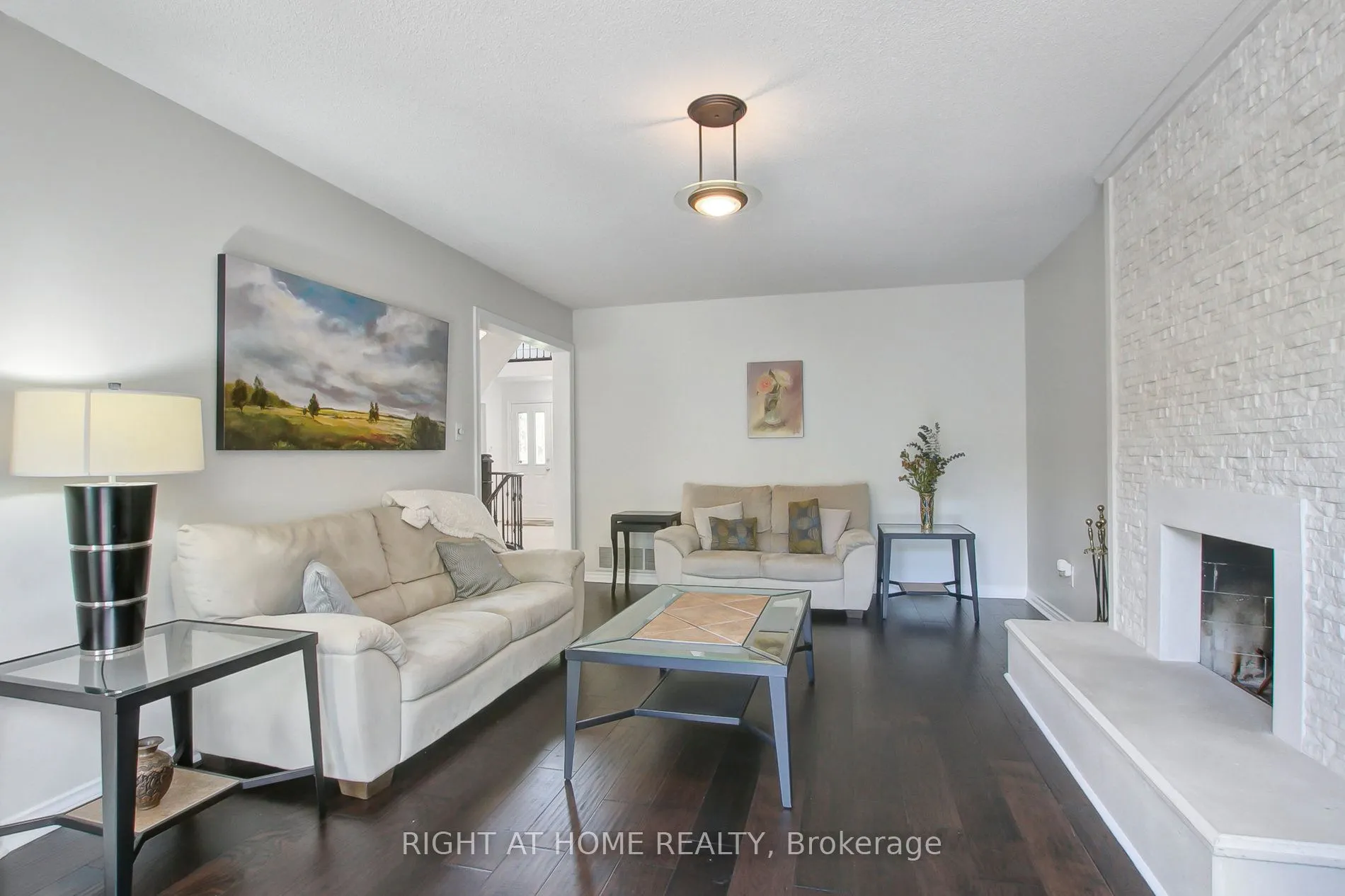 53 Waltham Crescent