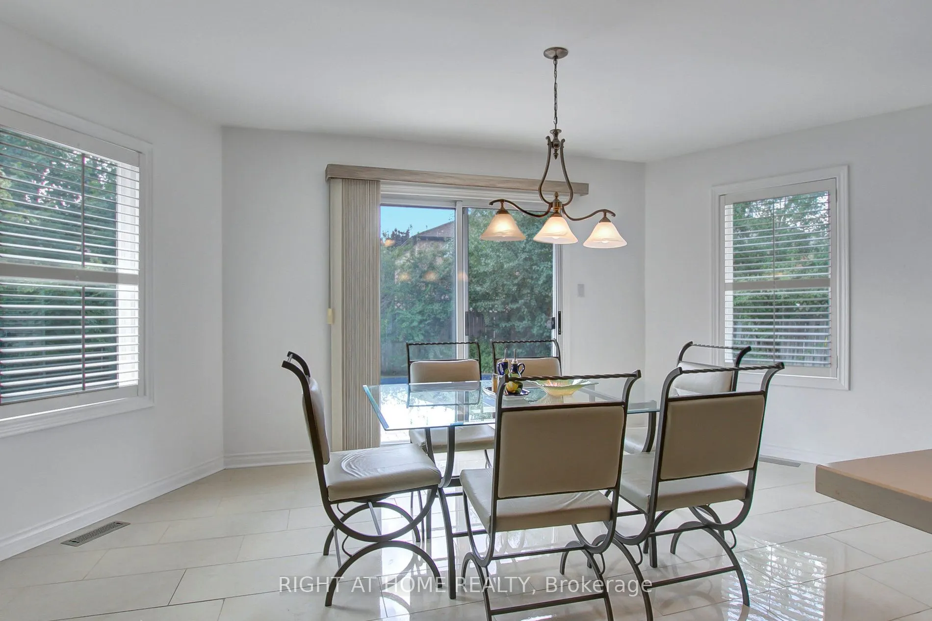 53 Waltham Crescent
