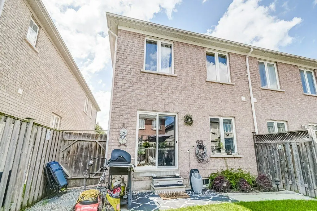 173 Tom Taylor Crescent