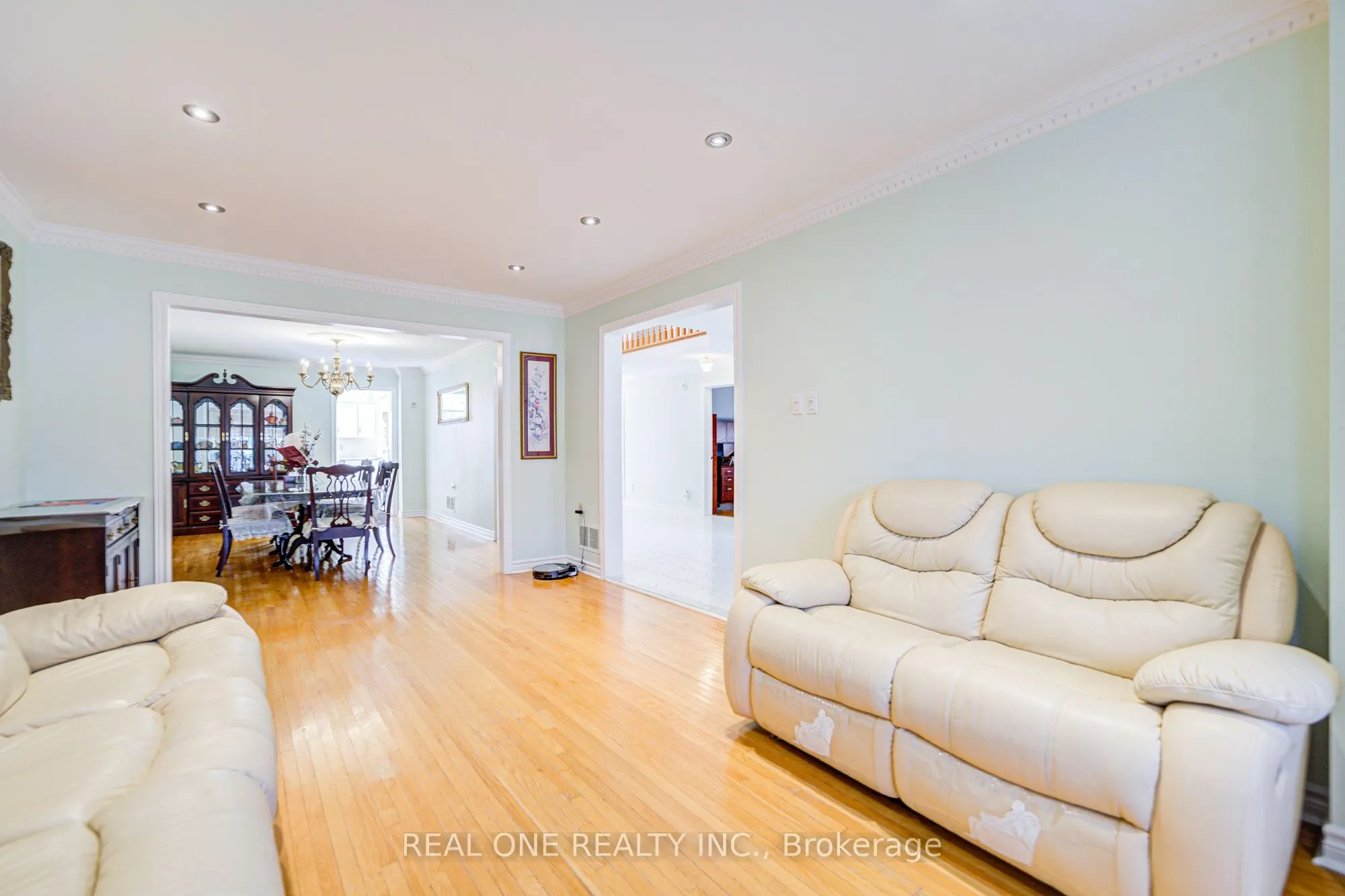 203 Valleymede Drive