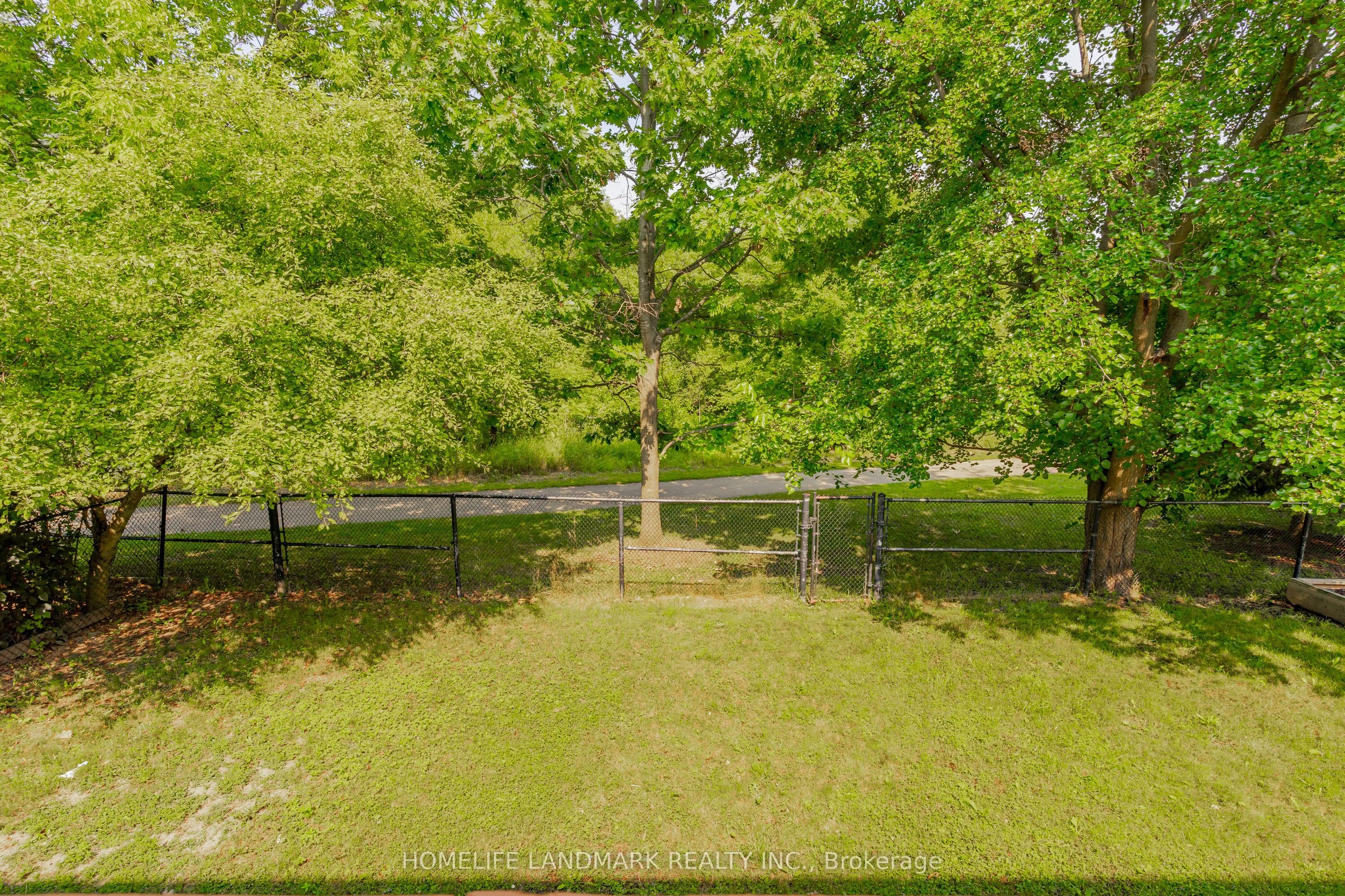 33 John Stiver Crescent
