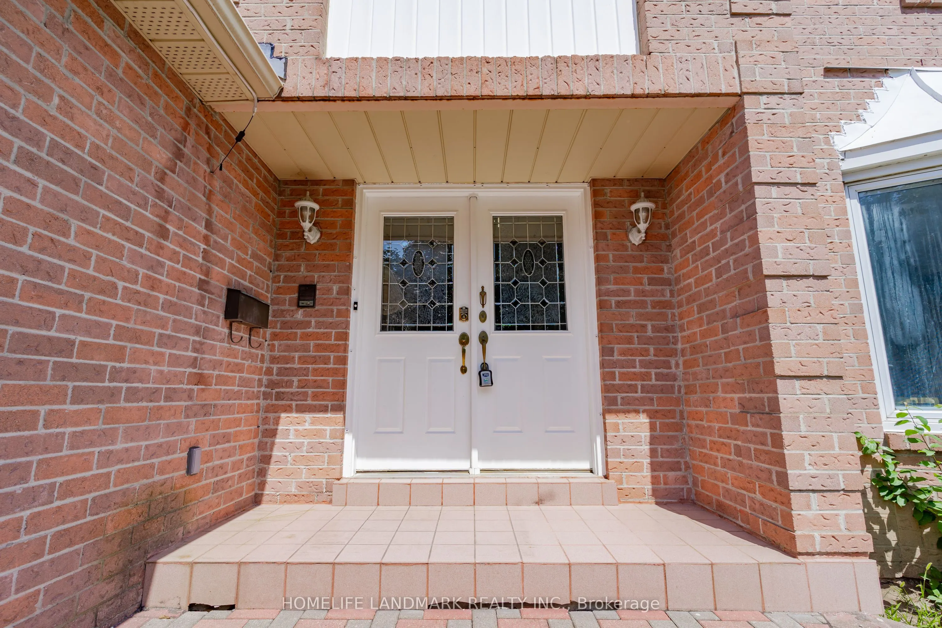 33 John Stiver Crescent