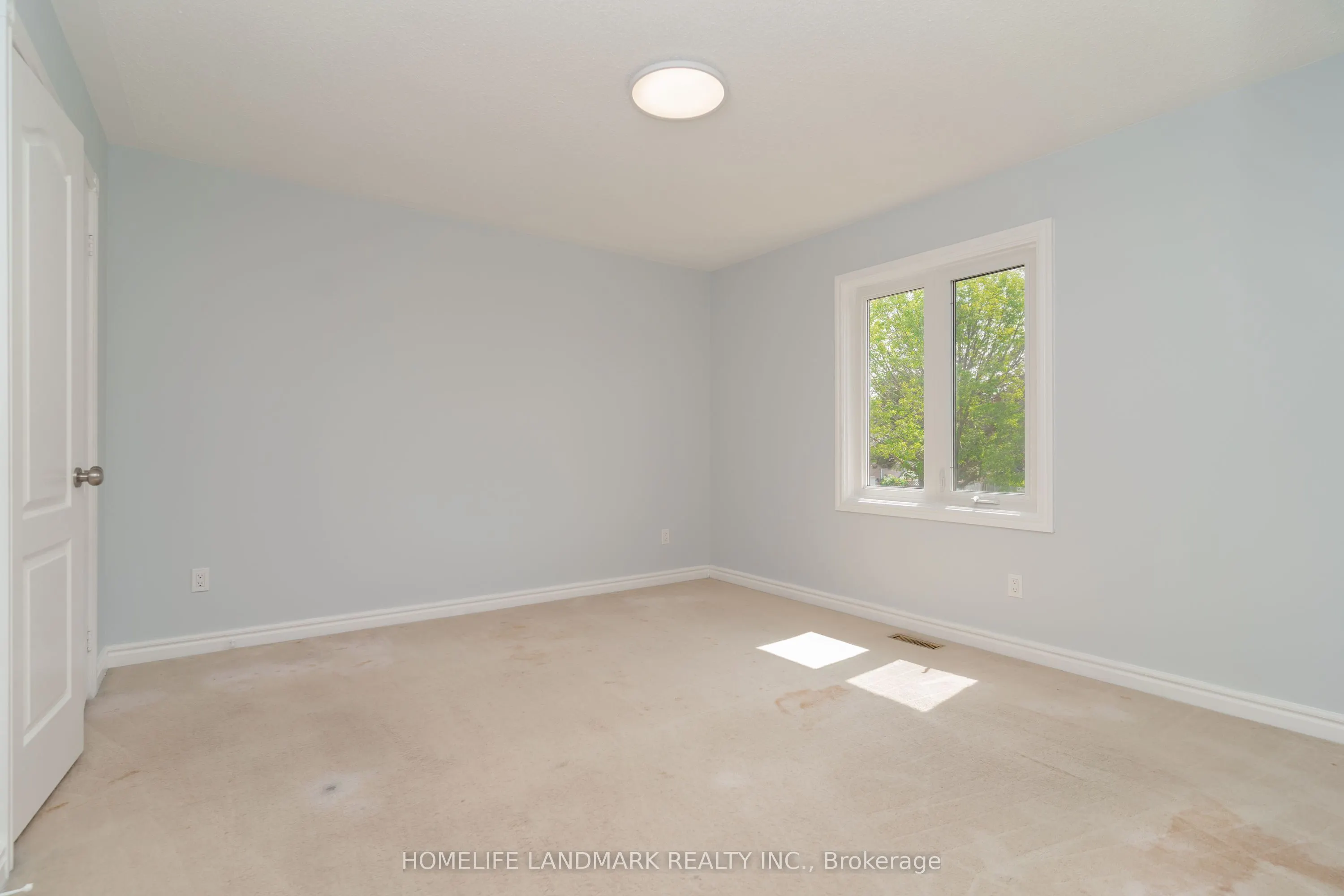 33 John Stiver Crescent