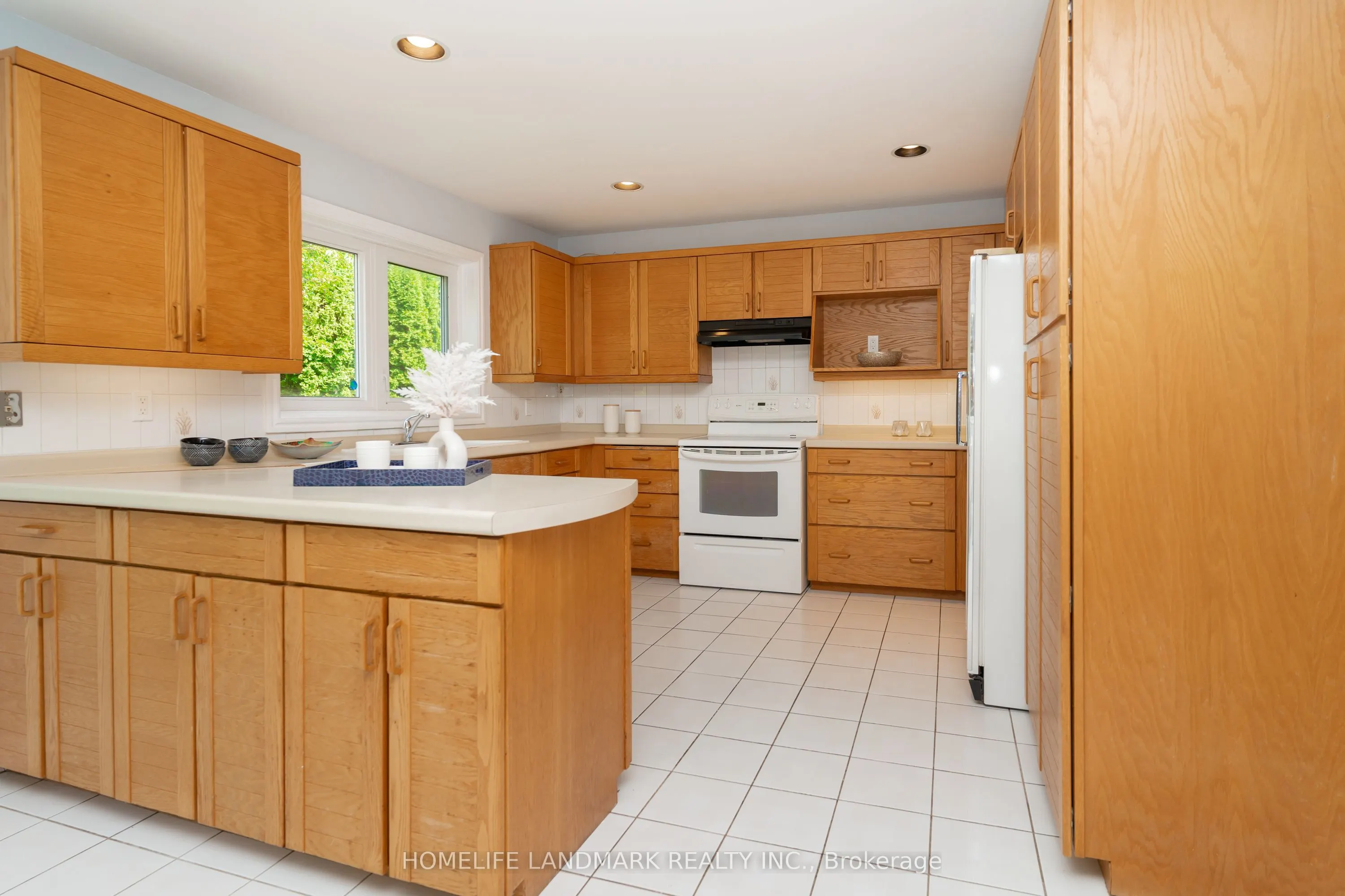 33 John Stiver Crescent
