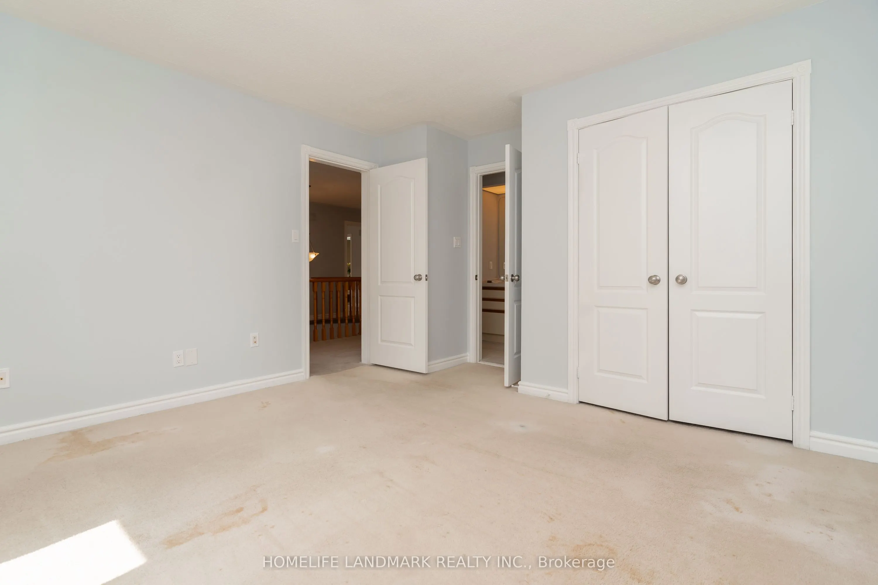 33 John Stiver Crescent