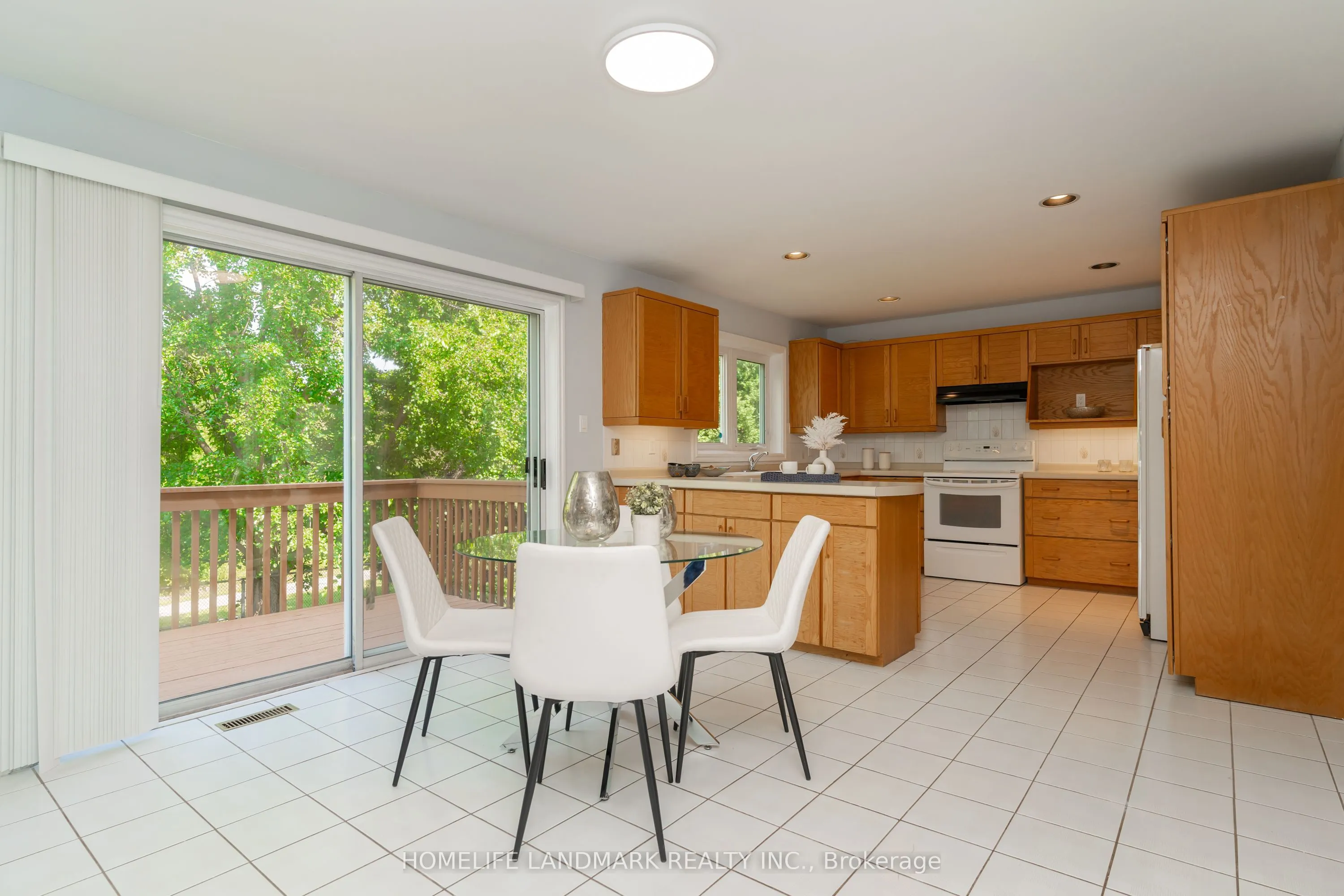 33 John Stiver Crescent