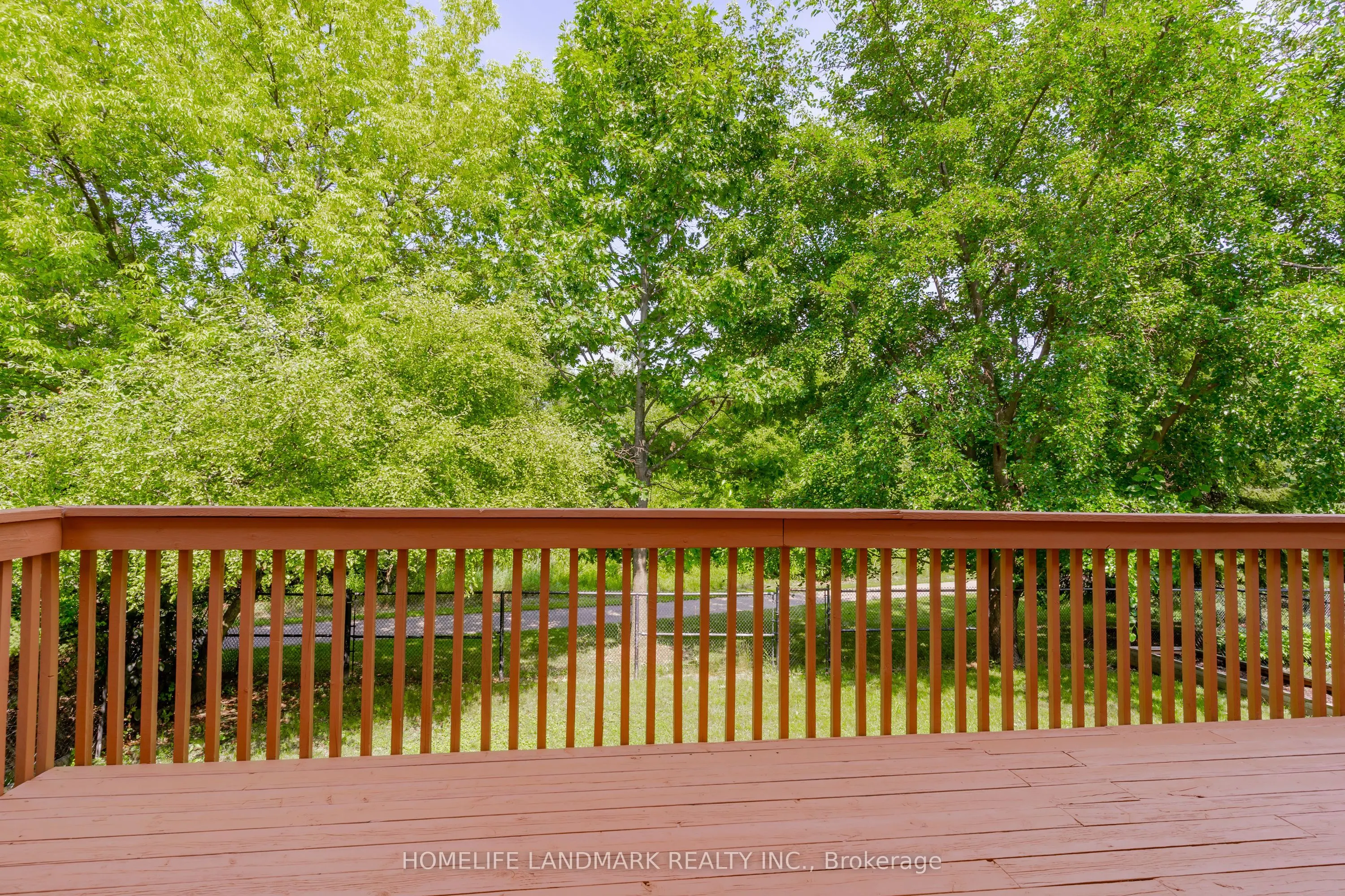 33 John Stiver Crescent