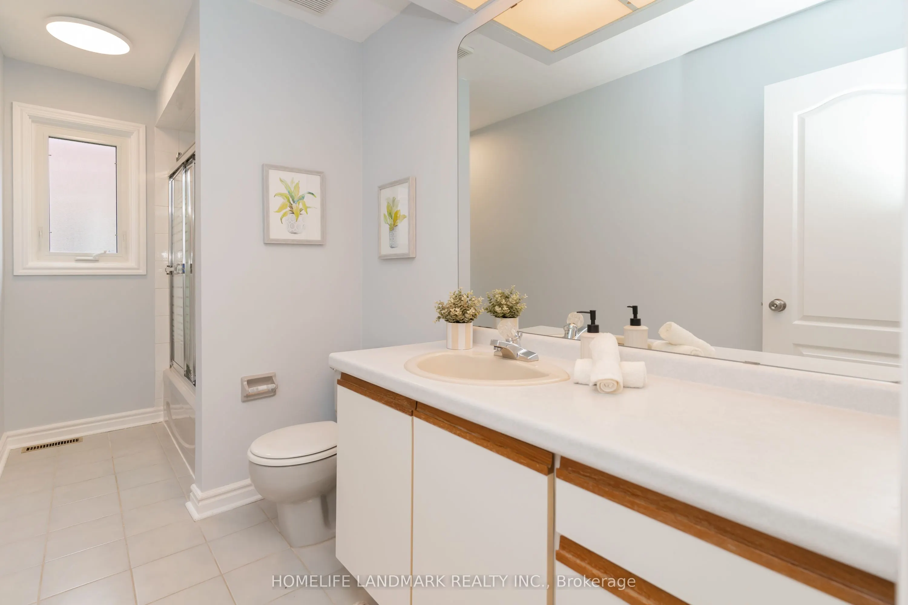 33 John Stiver Crescent