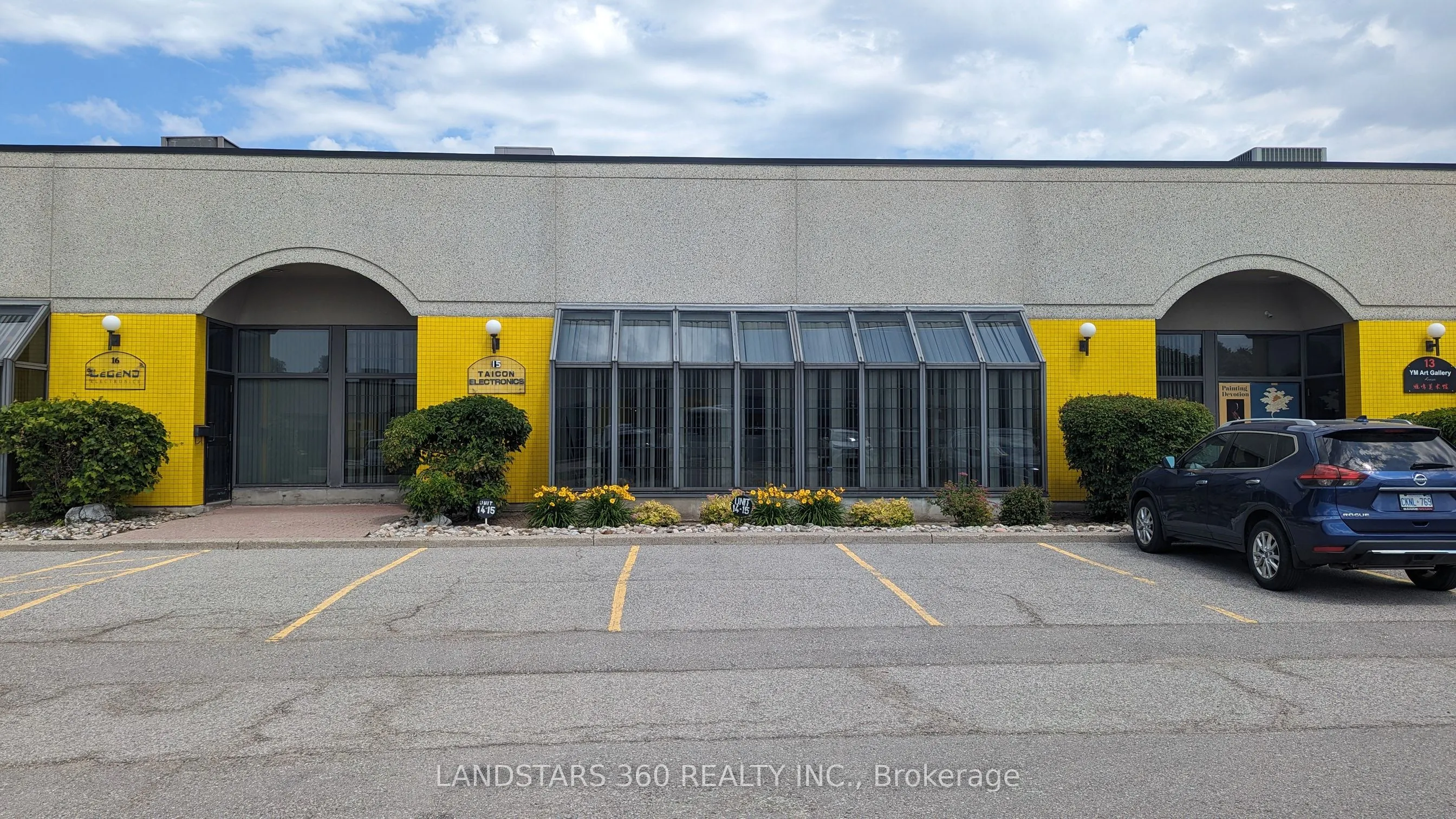 100 West Beaver Creek Road, #14-15
