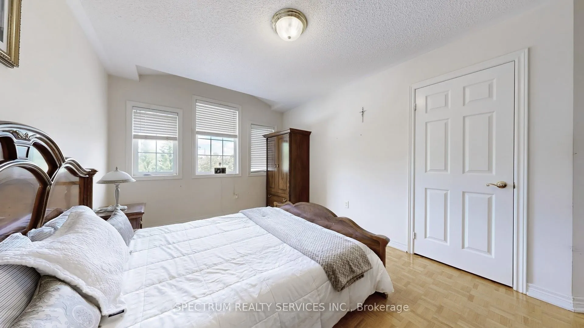 24 Cachet Hill Crescent