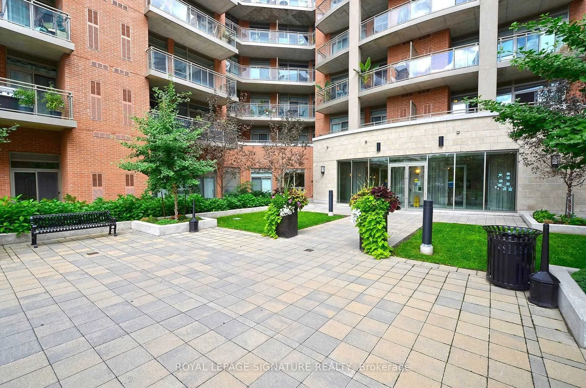 281 Woodbridge Avenue, #A32