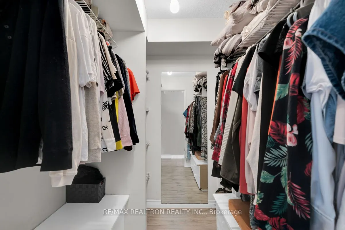 30 Harding Boulevard W, #1002