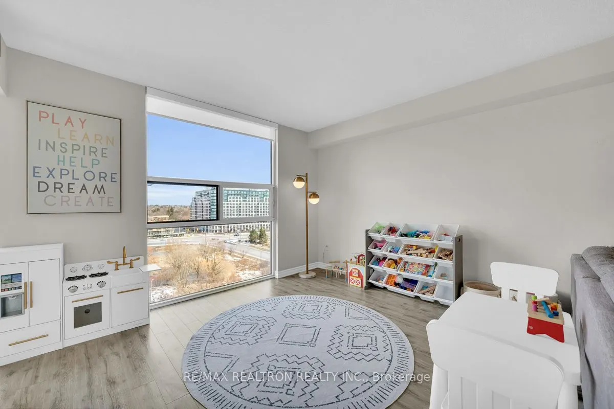 30 Harding Boulevard W, #1002