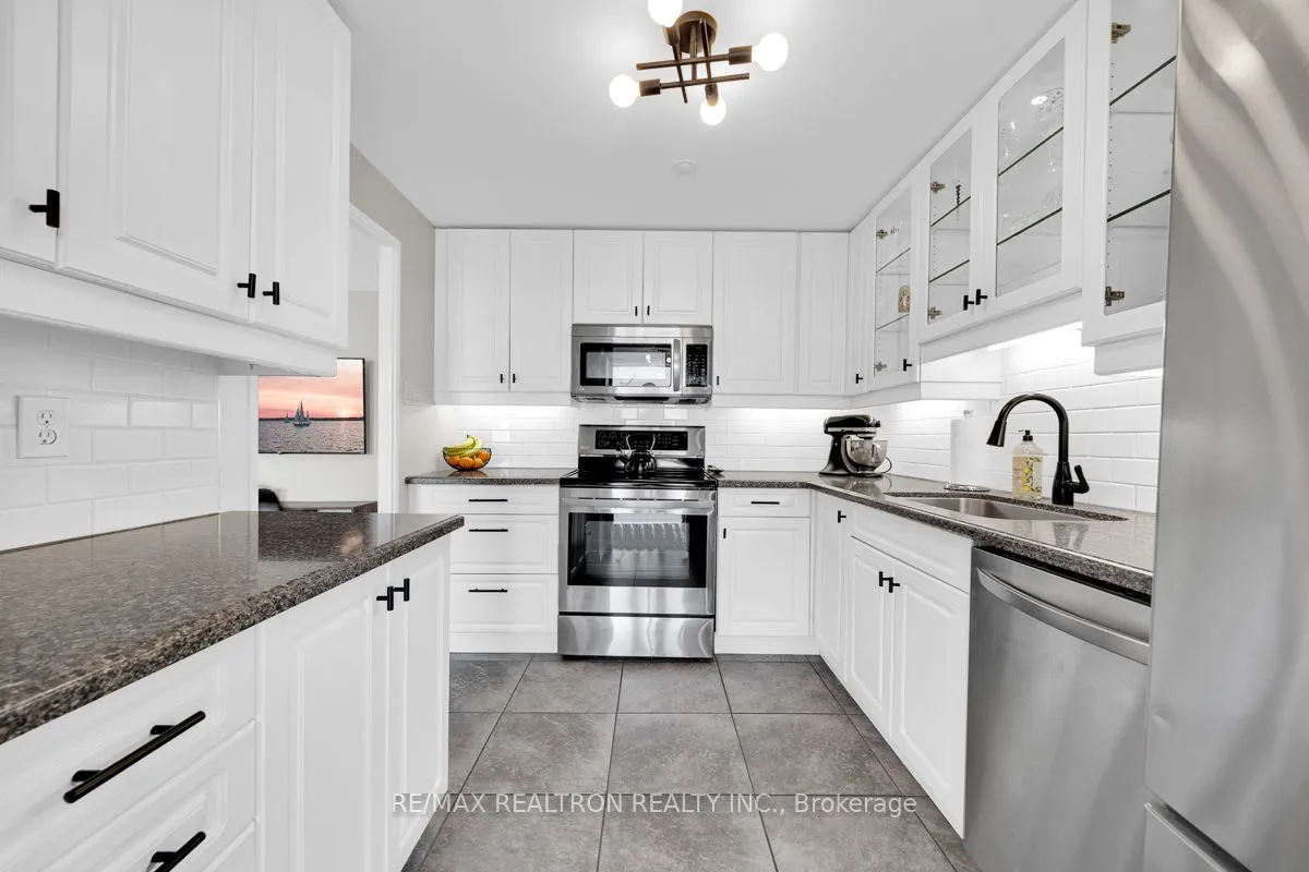30 Harding Boulevard W, #1002