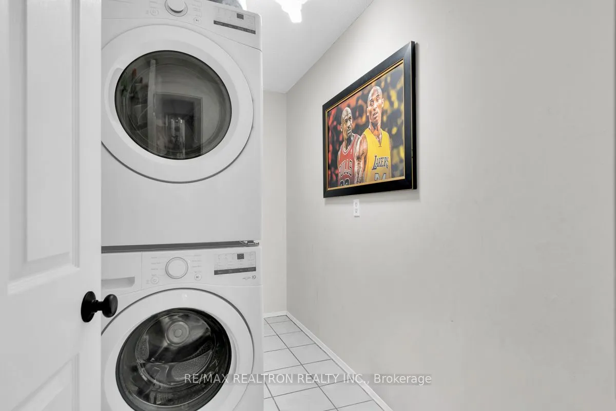 30 Harding Boulevard W, #1002