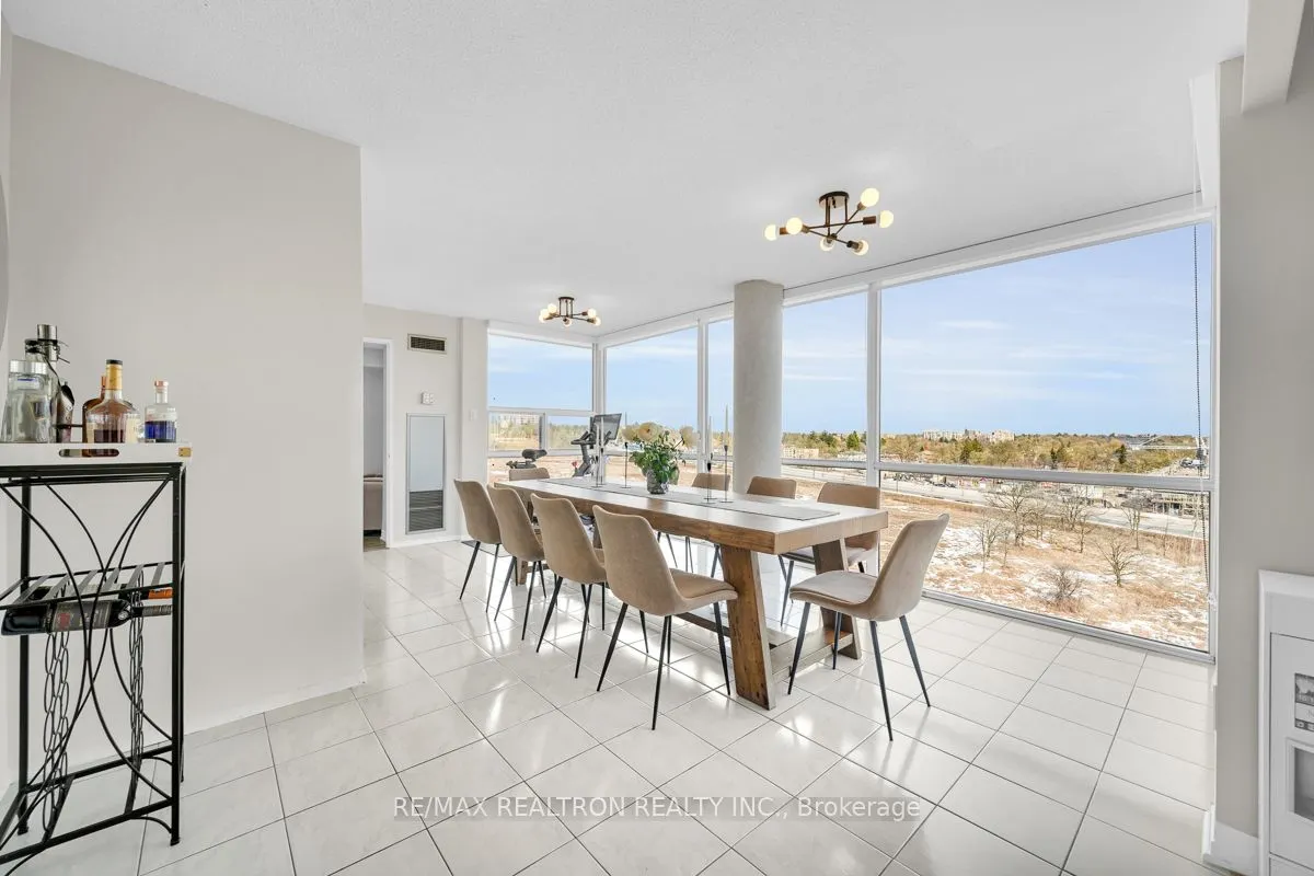 30 Harding Boulevard W, #1002