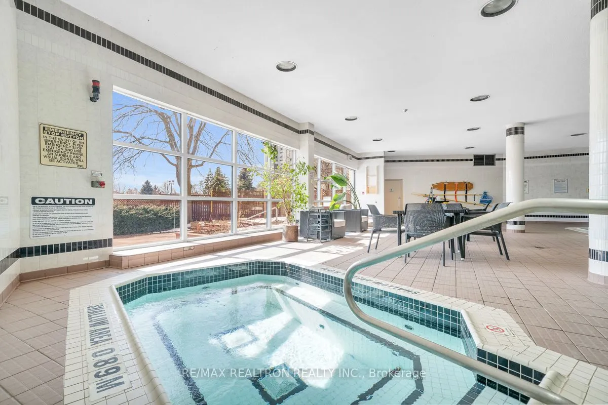 30 Harding Boulevard W, #1002