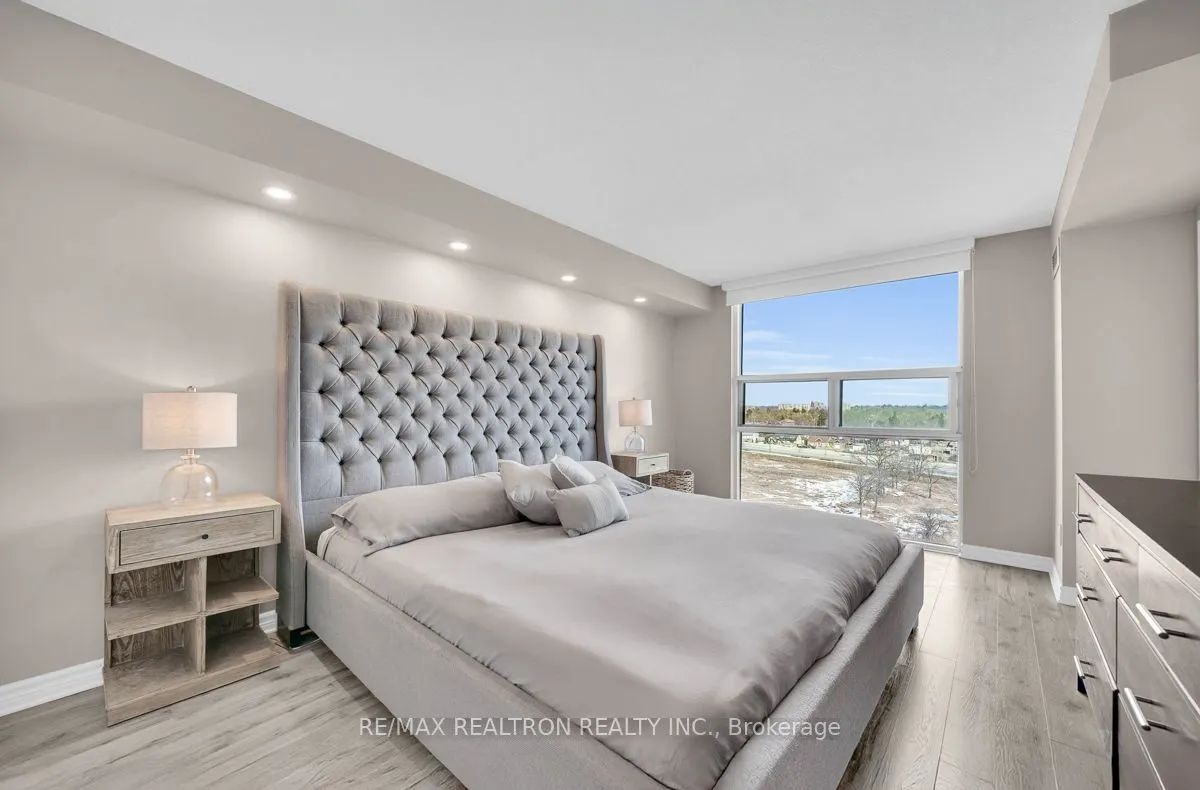 30 Harding Boulevard W, #1002
