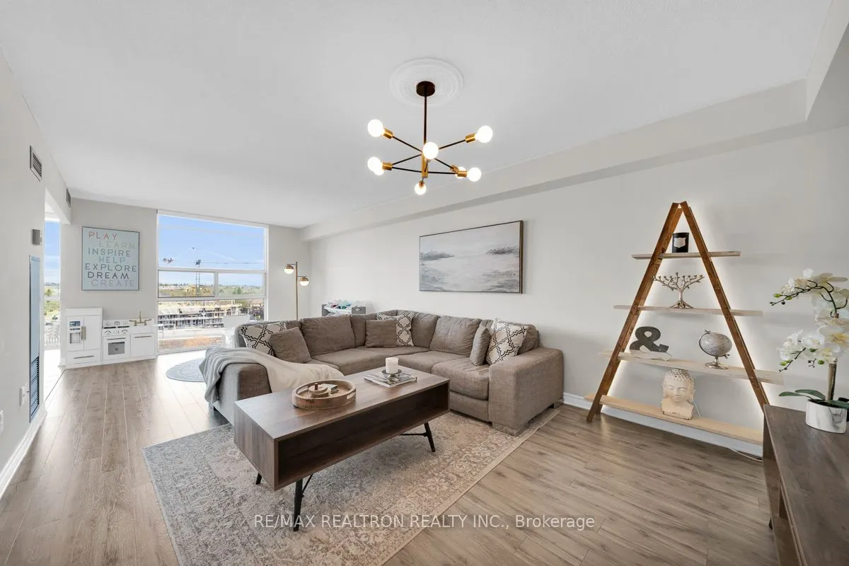 30 Harding Boulevard W, #1002