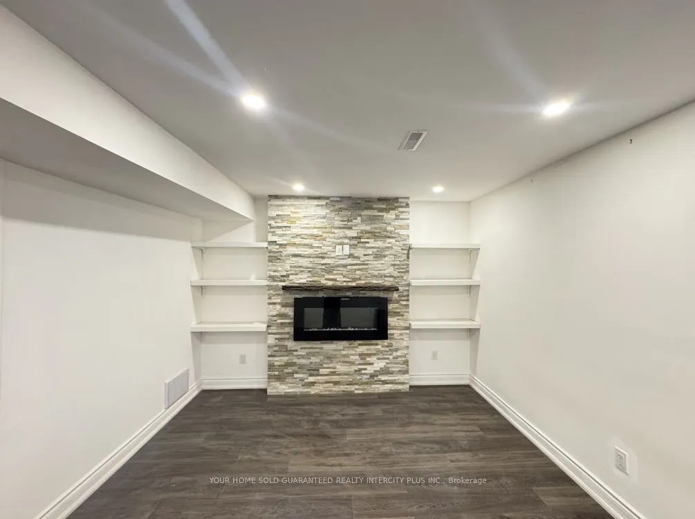 177 Aberdeen Avenue, #LOWER