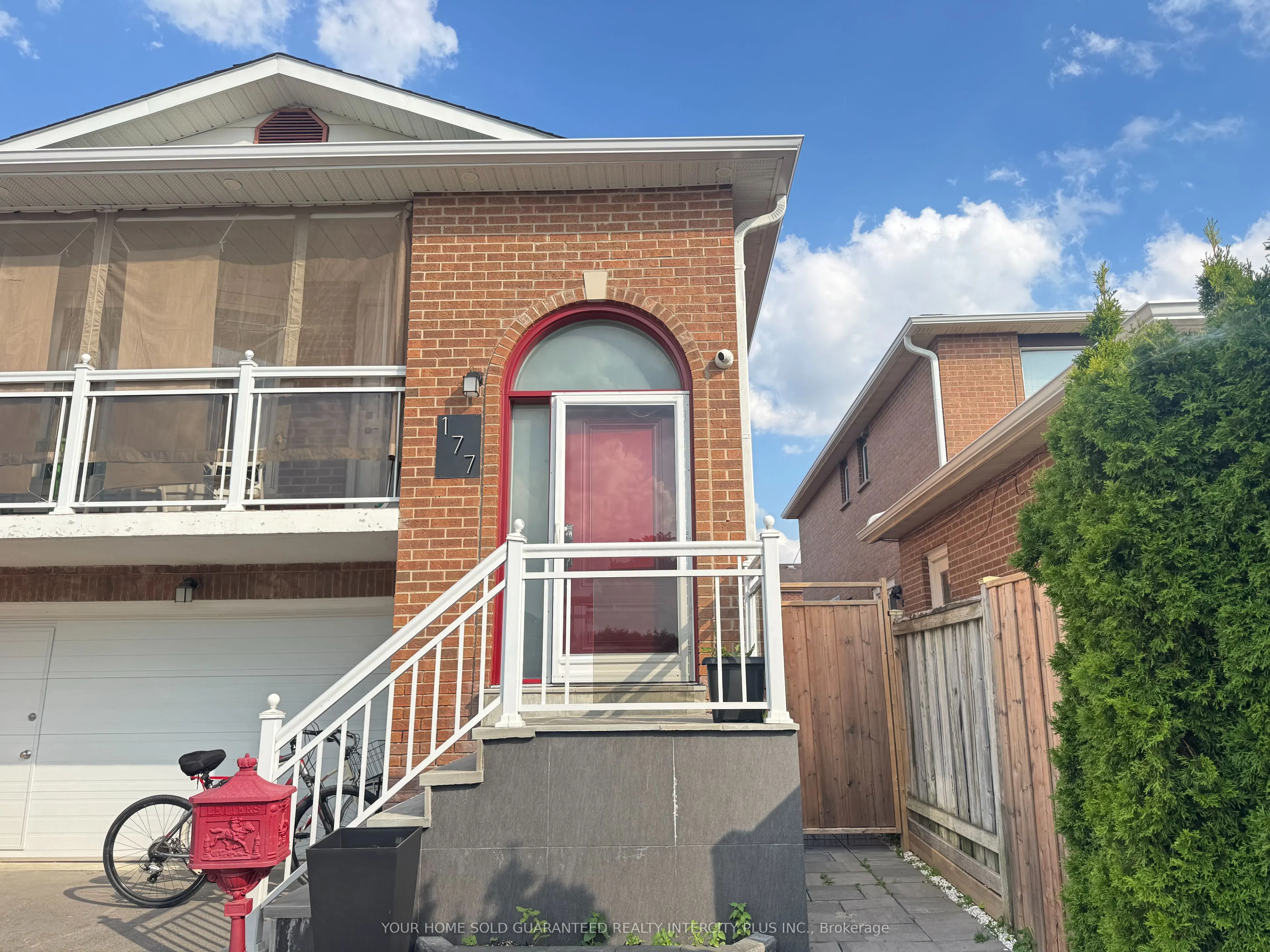 177 Aberdeen Avenue, #LOWER
