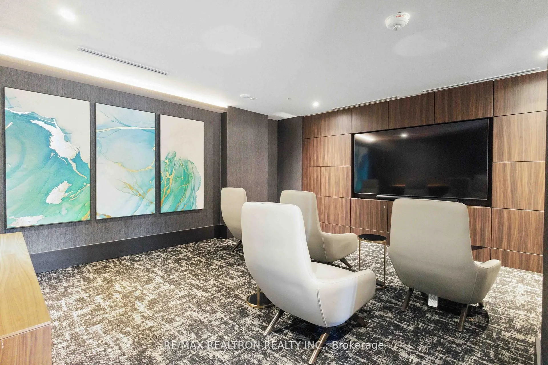 185 Deerfield Road, #315
