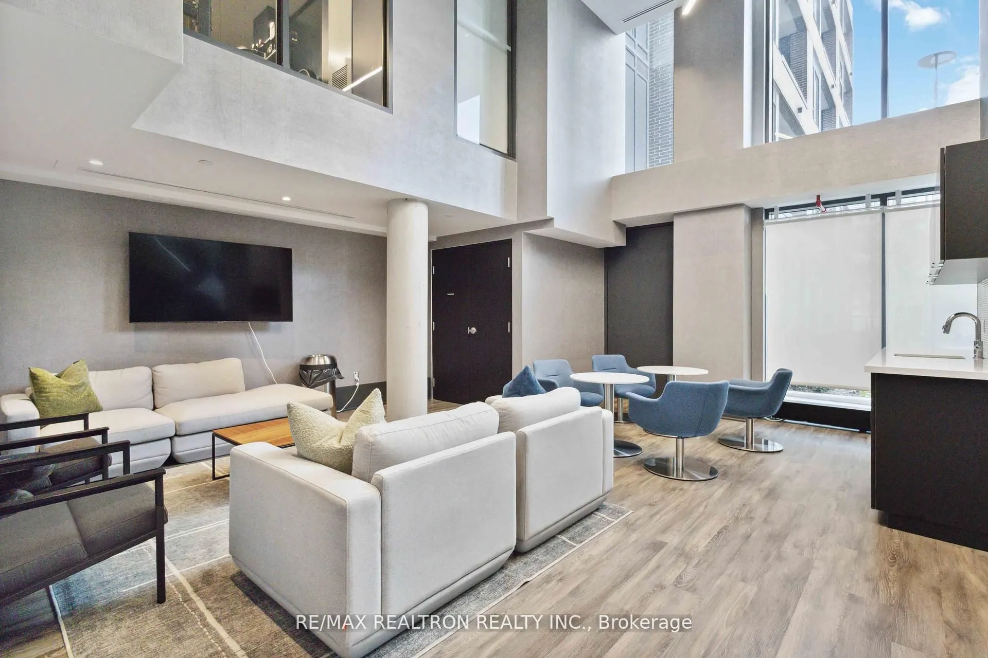 185 Deerfield Road, #315