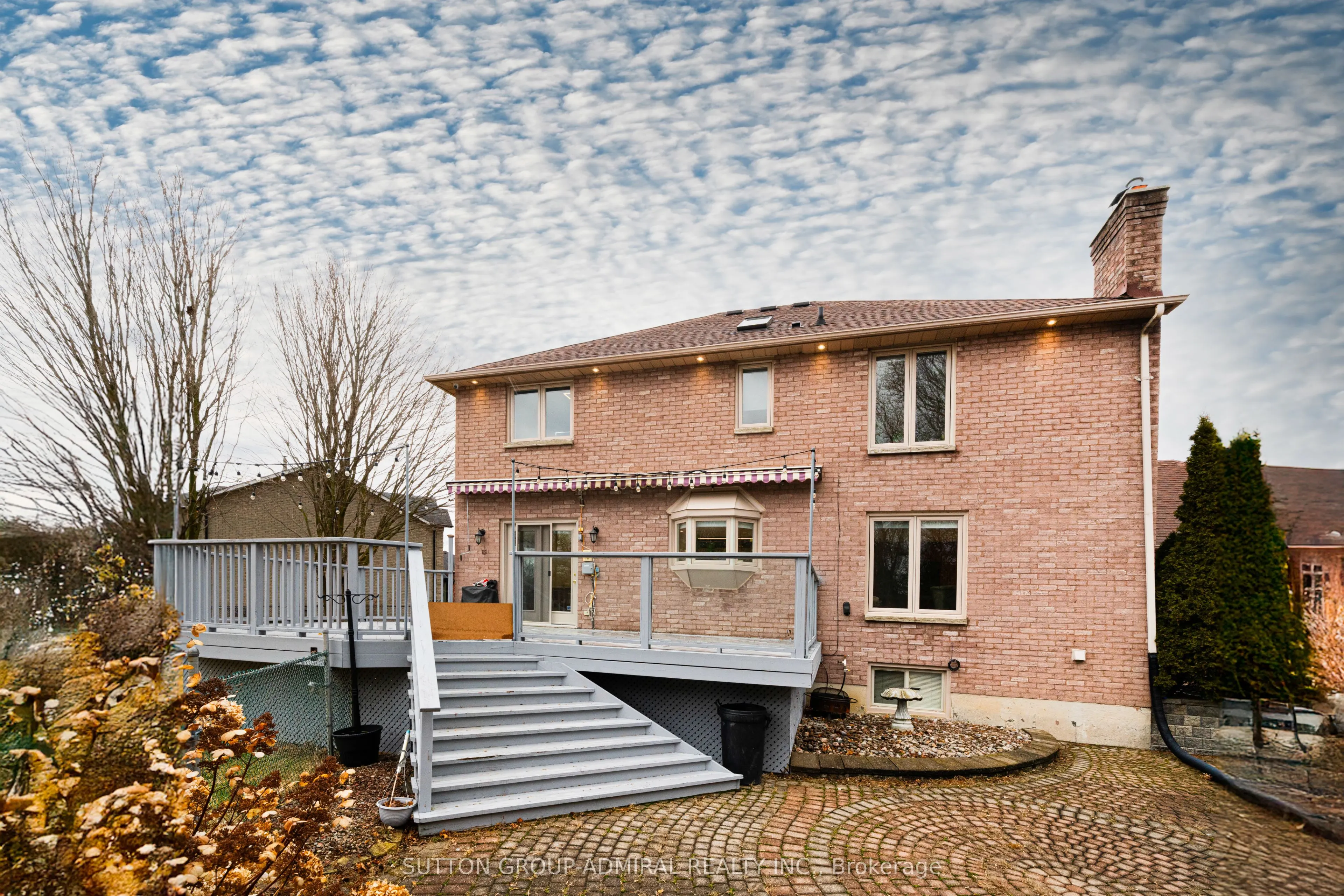 60 Maple Way