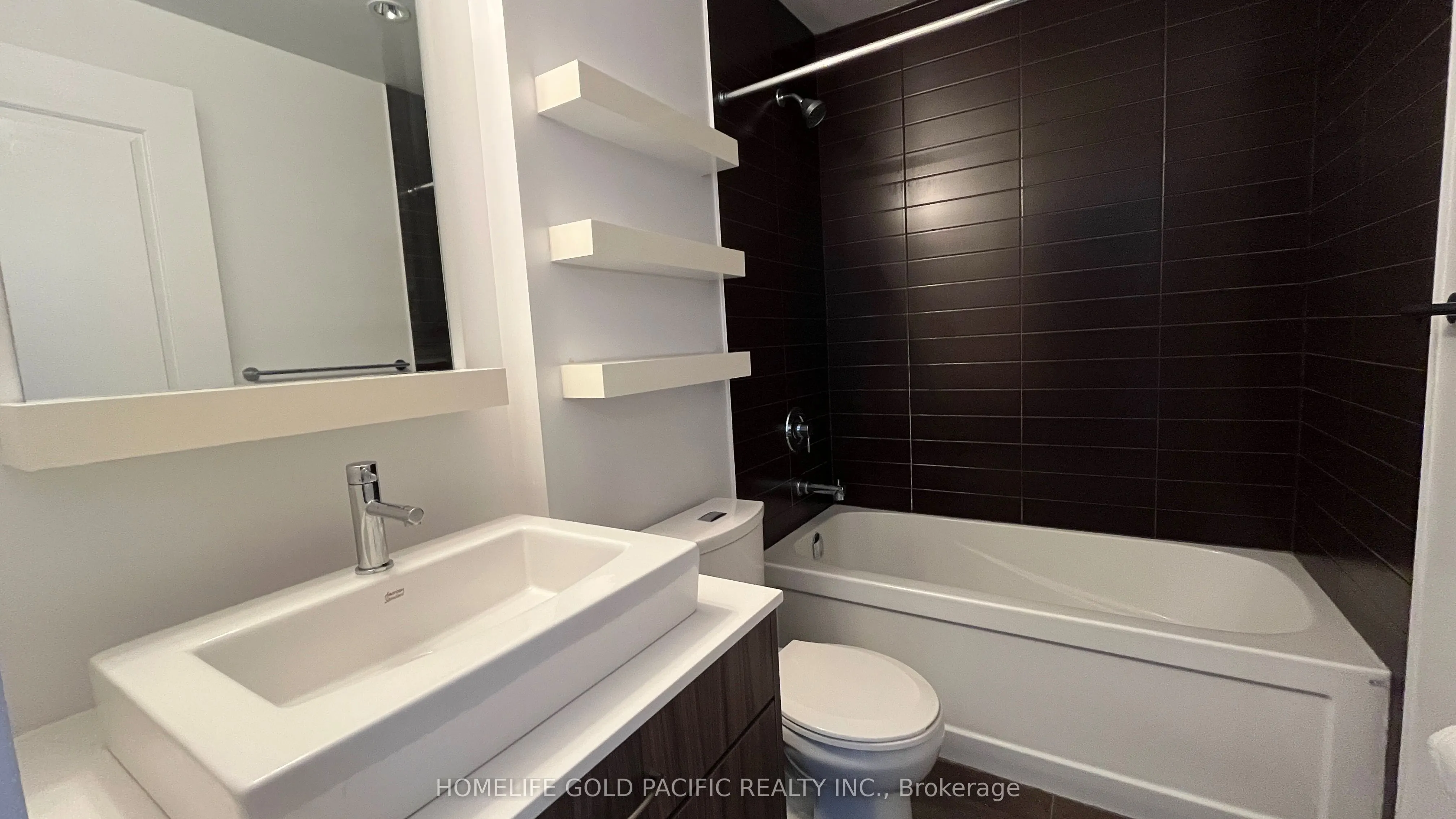 9201 Yonge Street, #1807