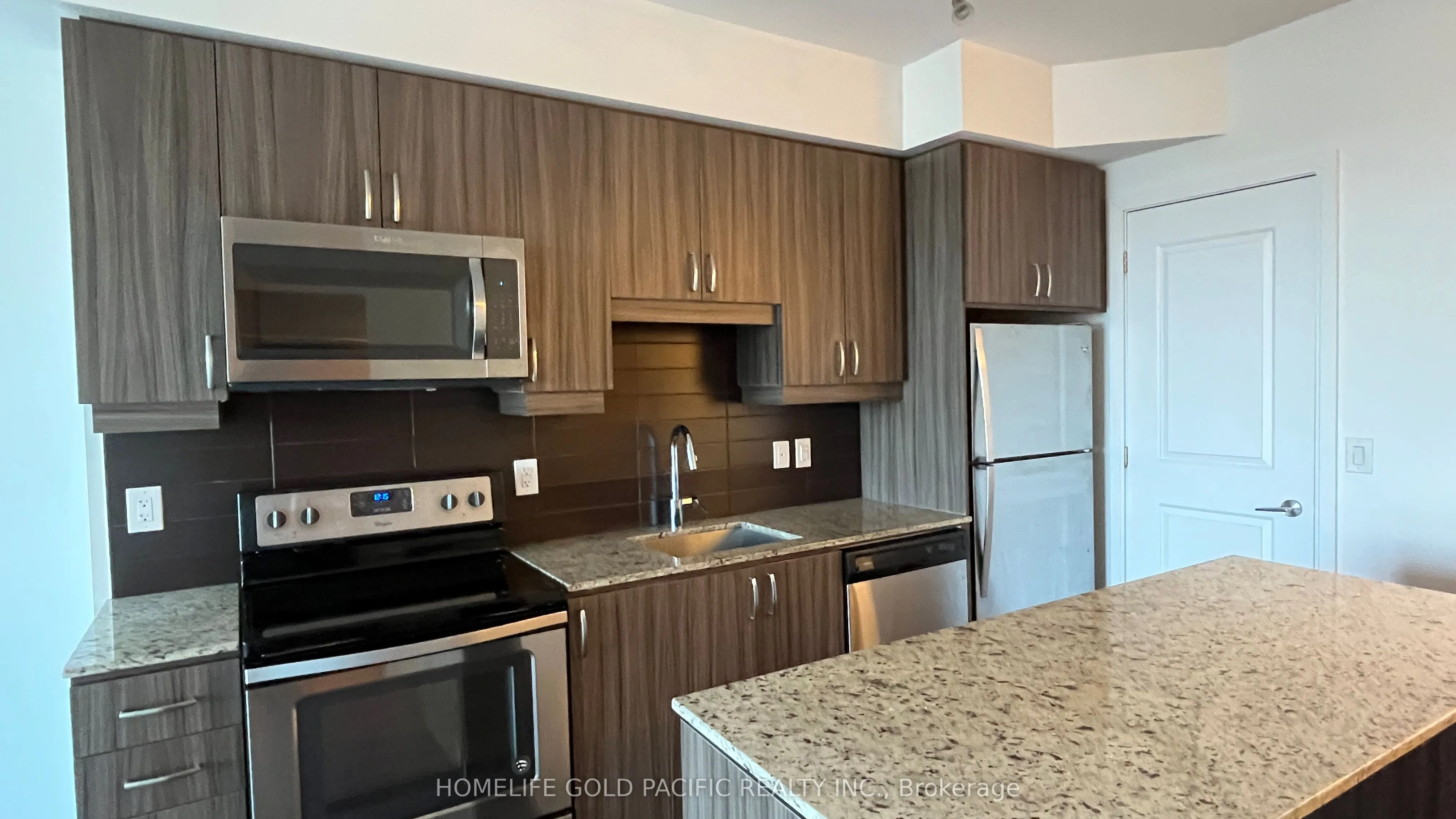 9201 Yonge Street, #1807