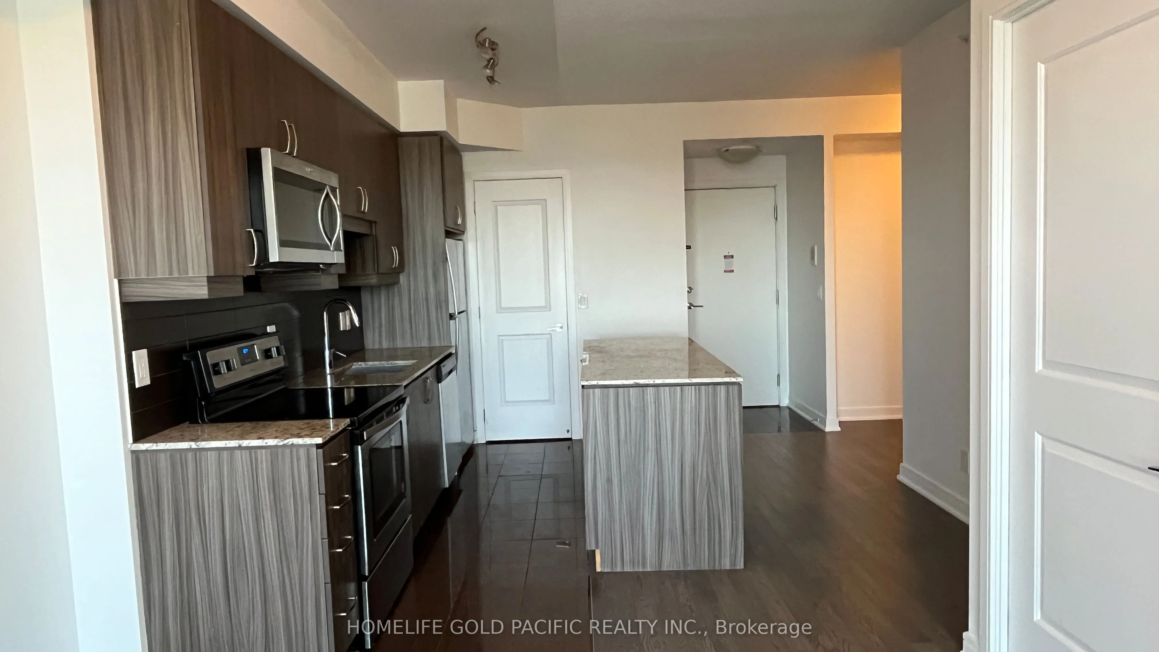 9201 Yonge Street, #1807