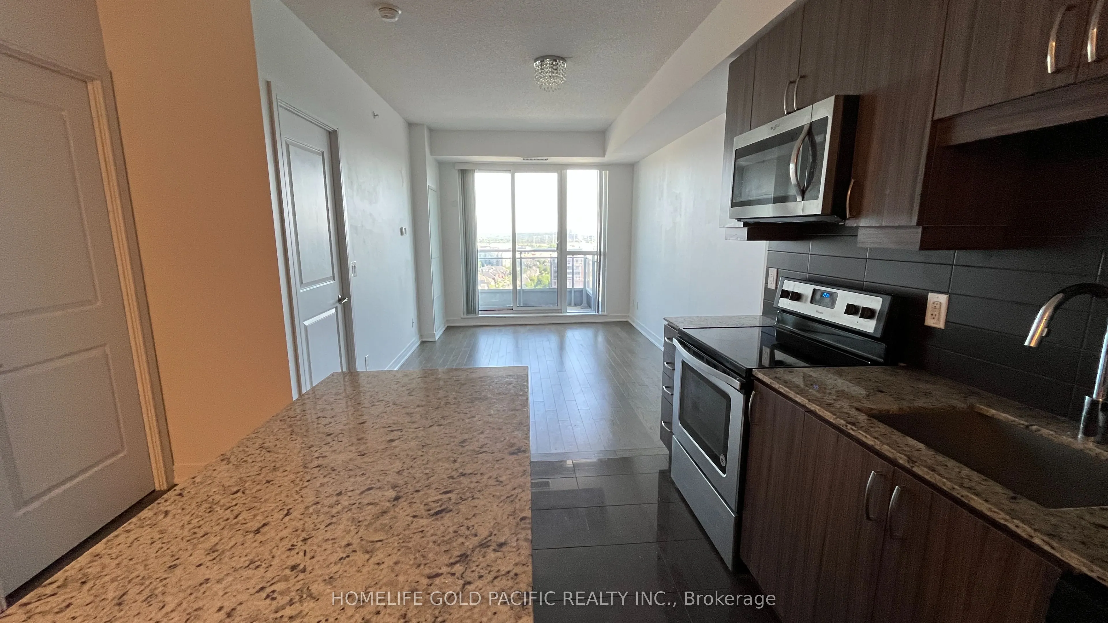 9201 Yonge Street, #1807
