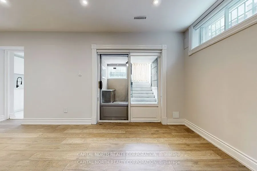 54 Winchester(Basement) Lane