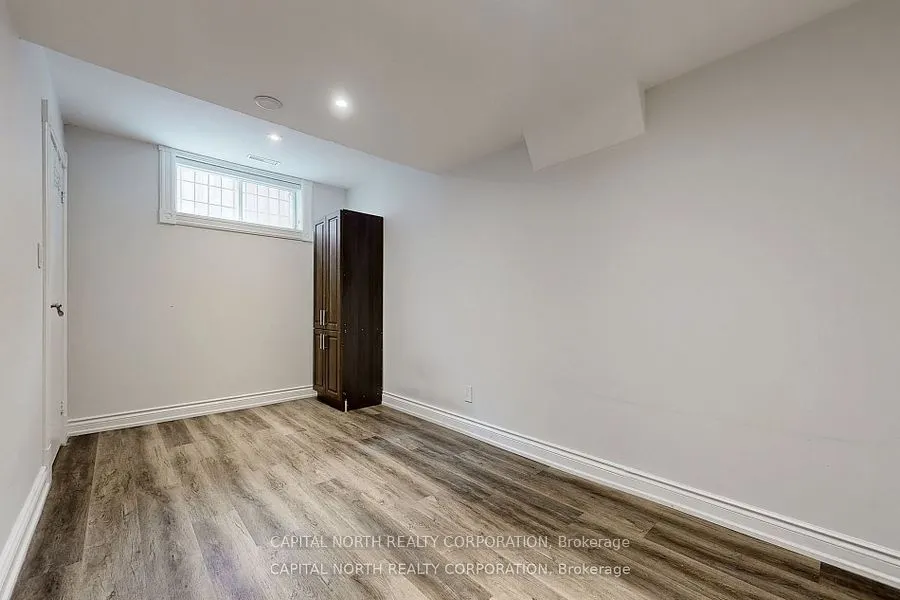 54 Winchester(Basement) Lane