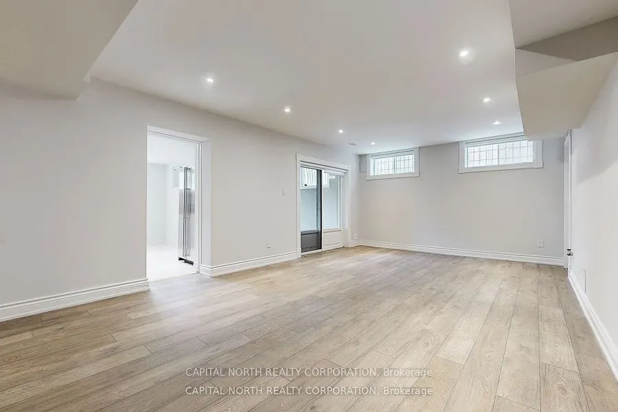 54 Winchester(Basement) Lane