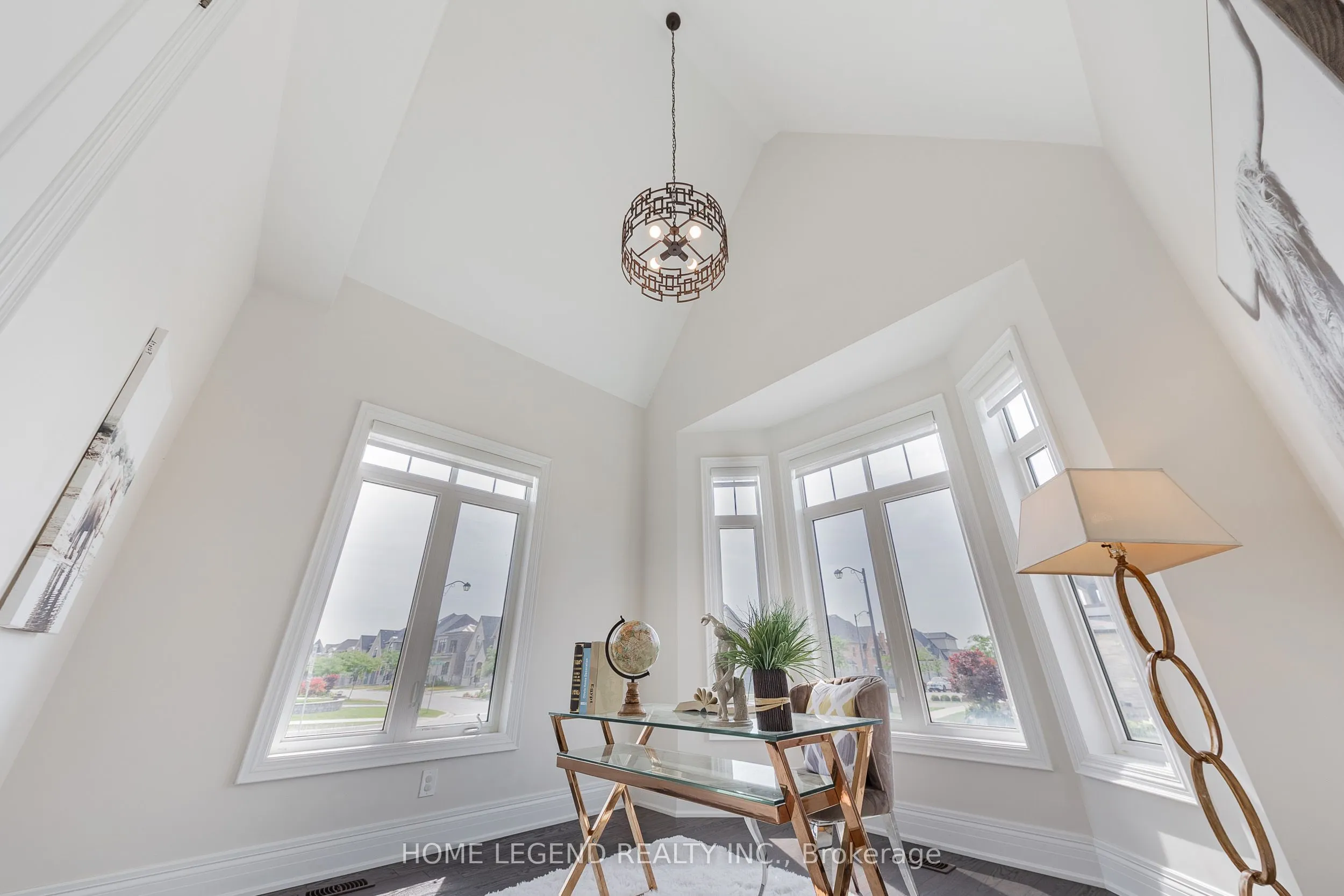 101 Foley Crescent