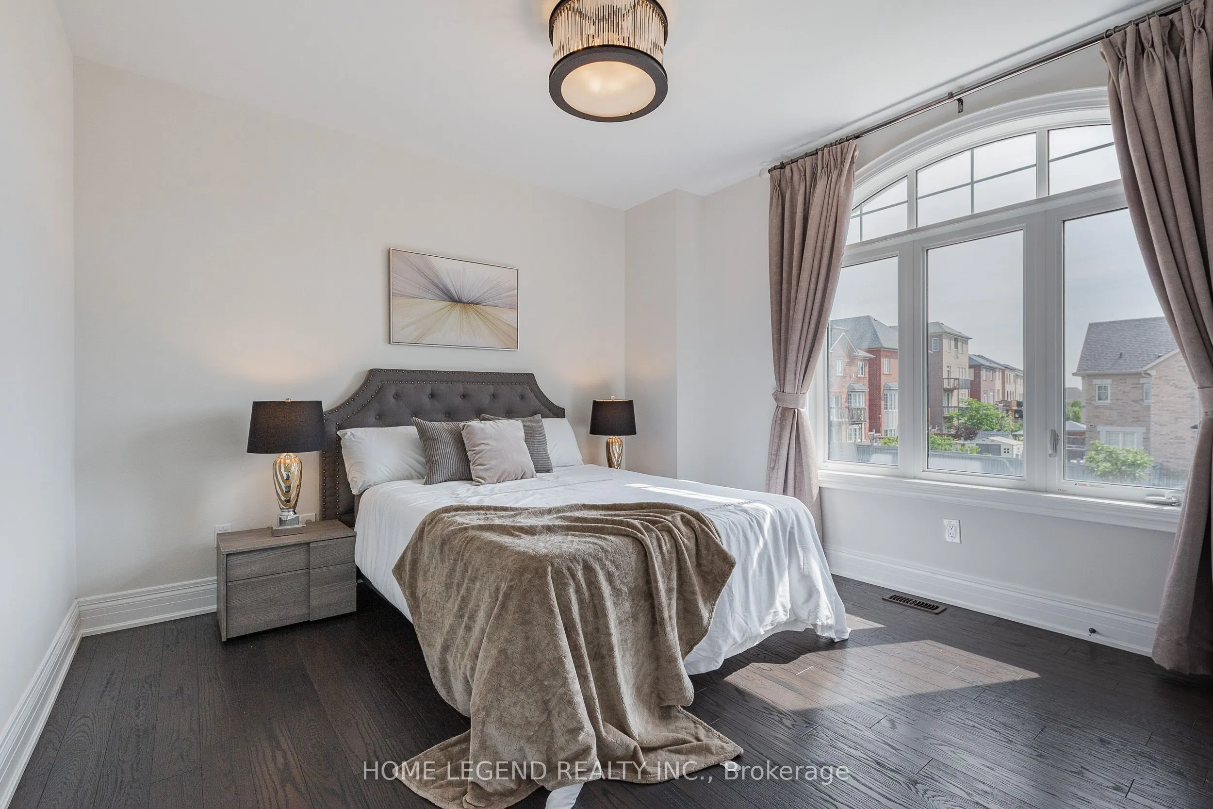 101 Foley Crescent