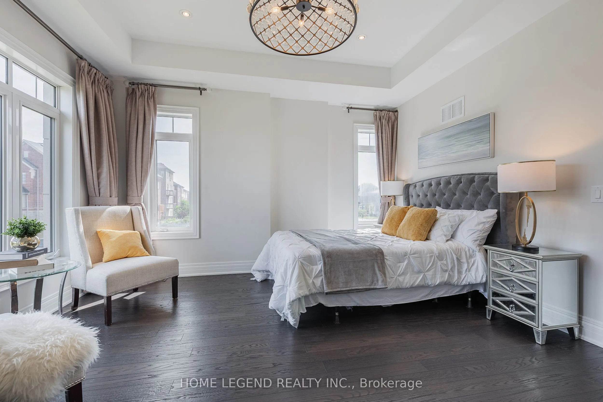 101 Foley Crescent