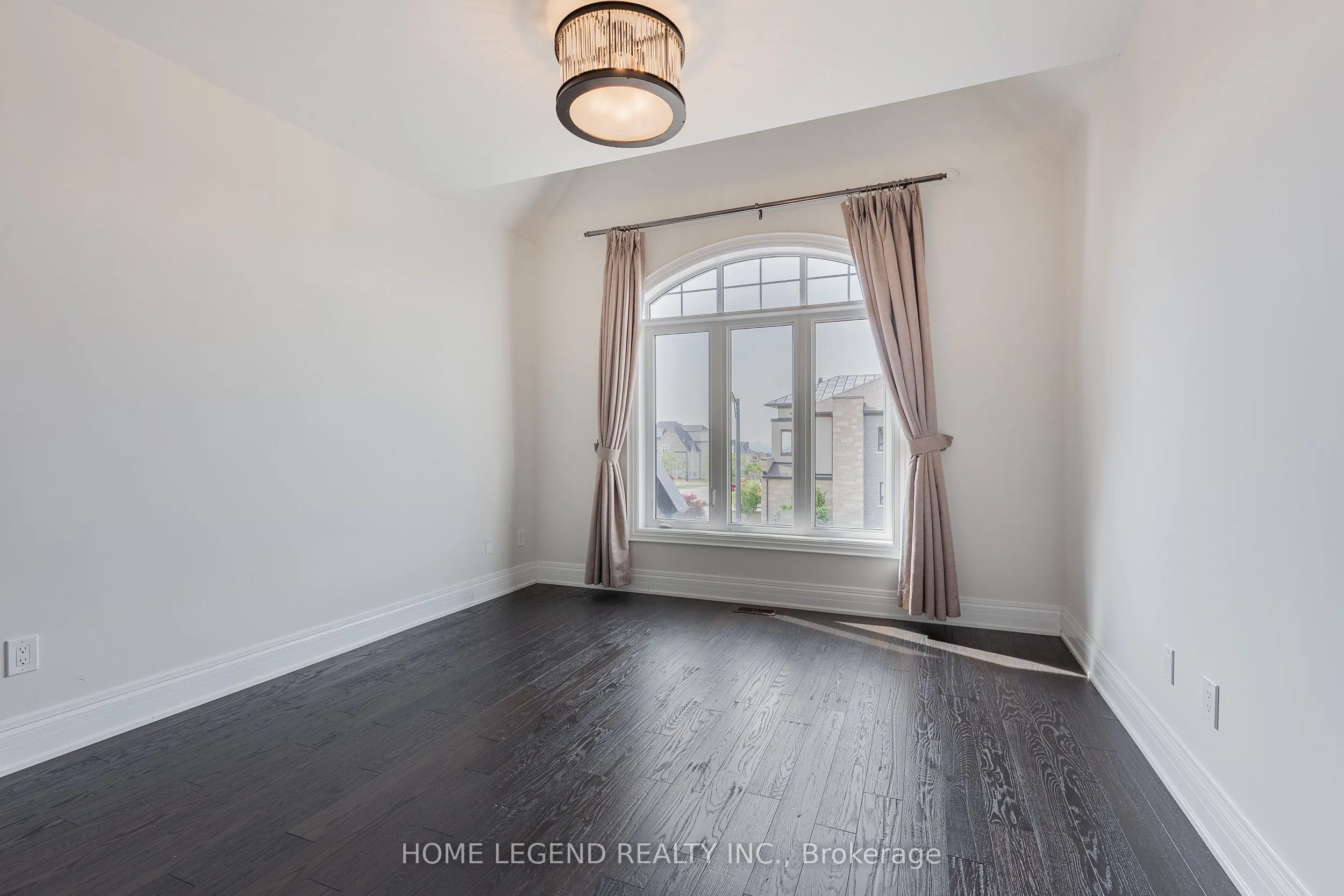 101 Foley Crescent
