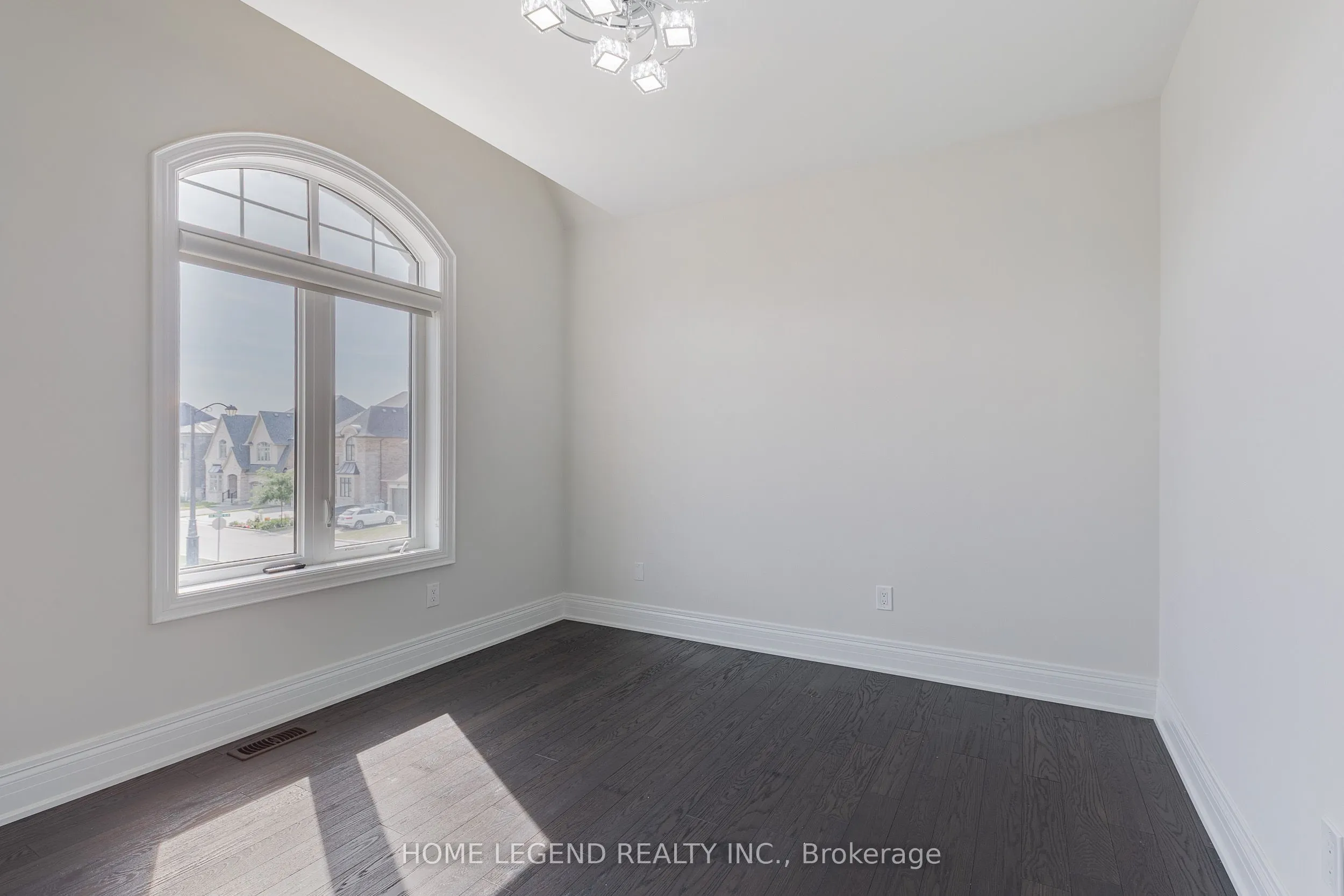 101 Foley Crescent
