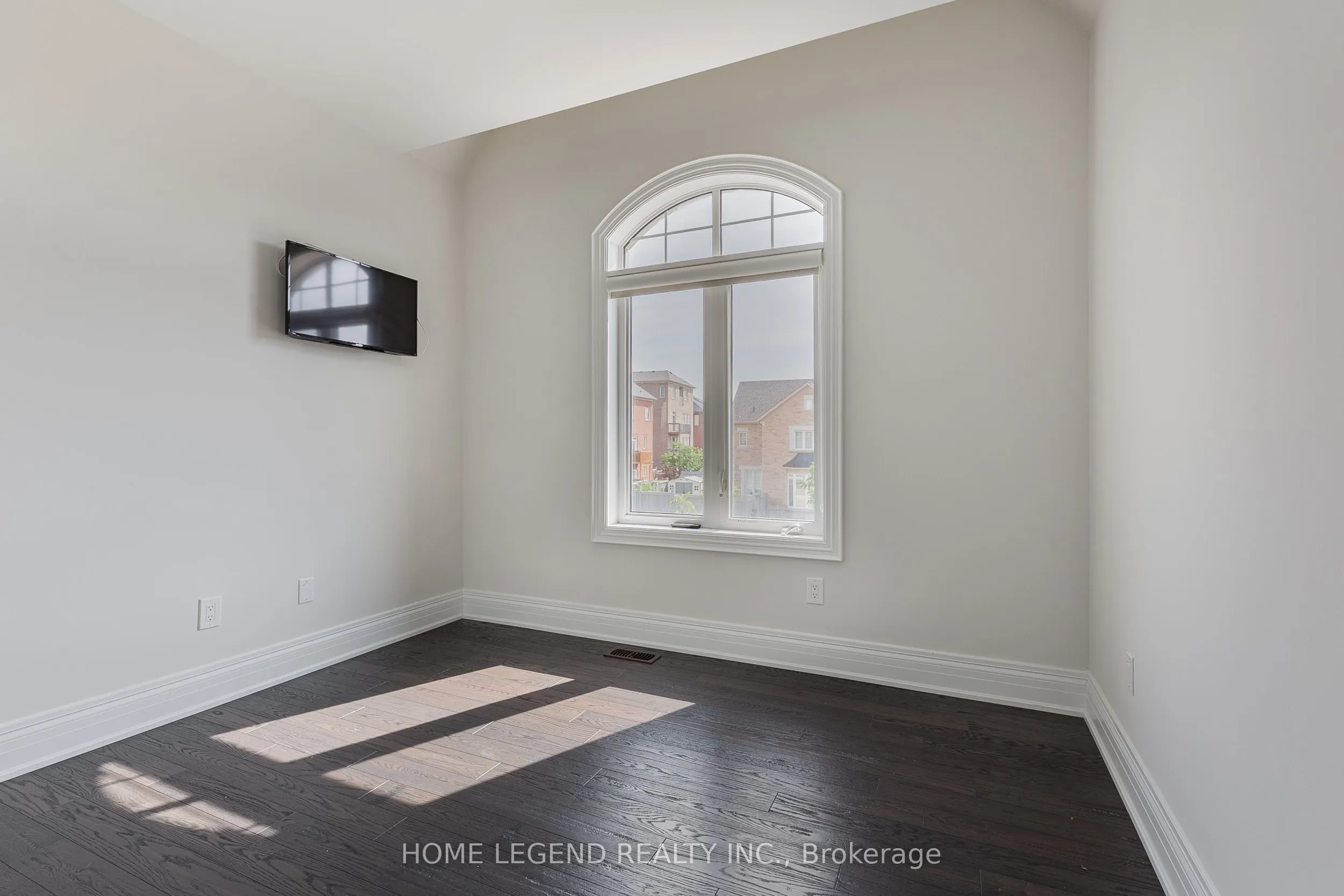 101 Foley Crescent